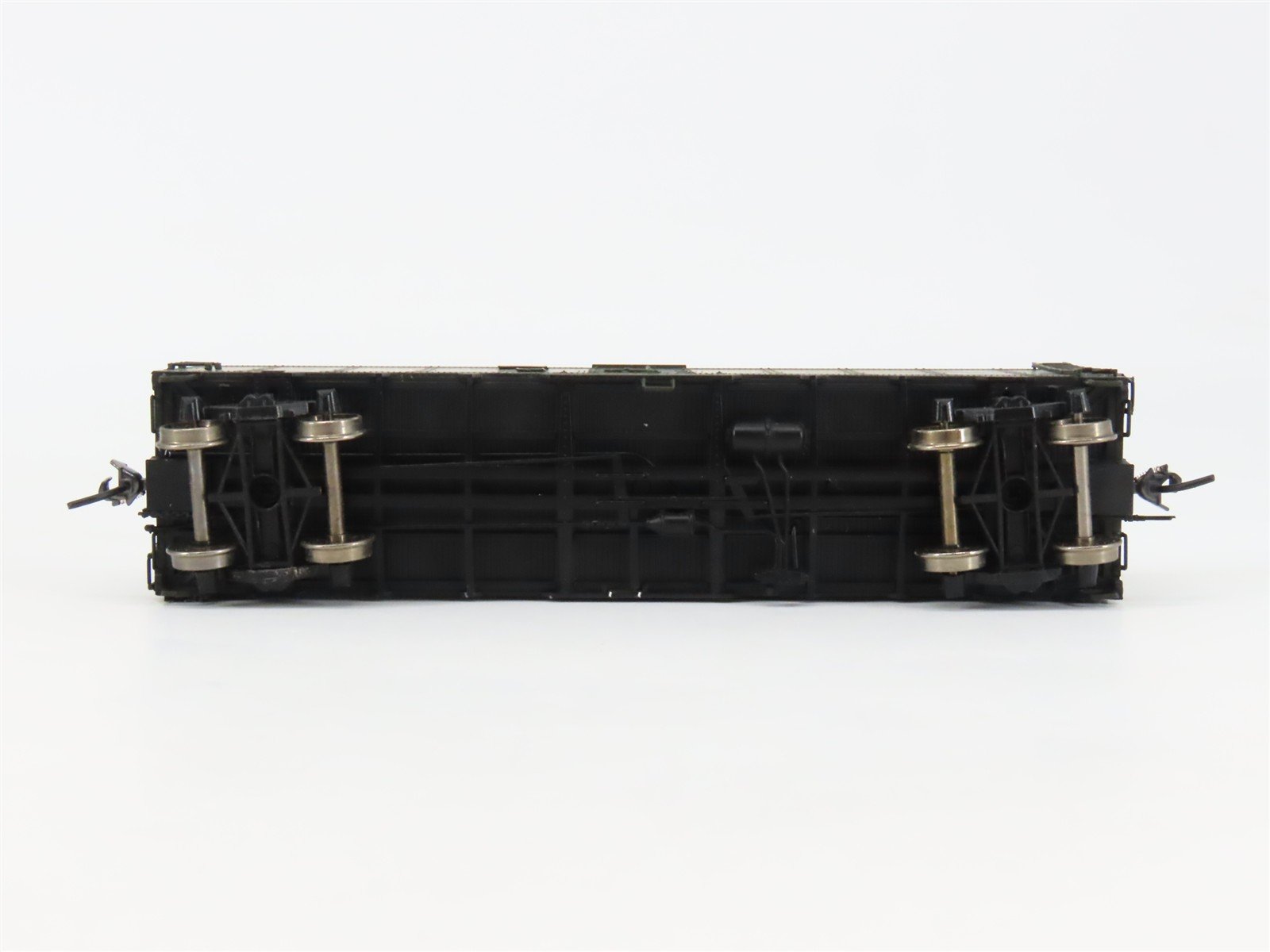 HO Scale InterMountain 46712P-05 PFE Pacific Fruit Express 40' Reefer 930 RTR