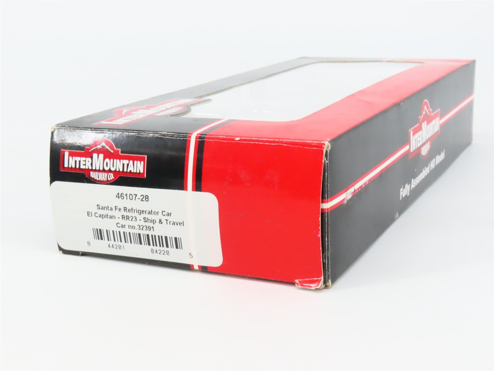 HO Scale InterMountain 46107-28 SFRD Santa Fe Reefer 32391 RTR