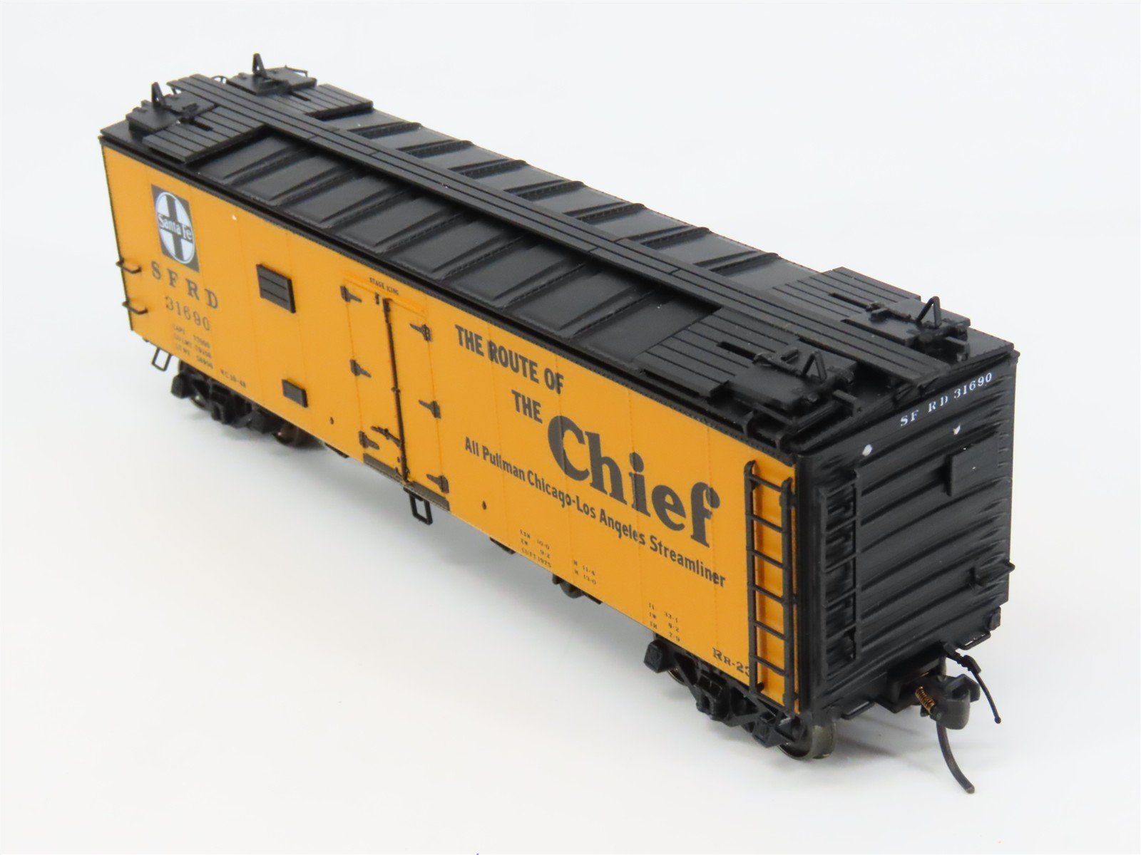 HO Scale InterMountain 46105-25 ATSF Santa Fe Reefer 31690 RTR