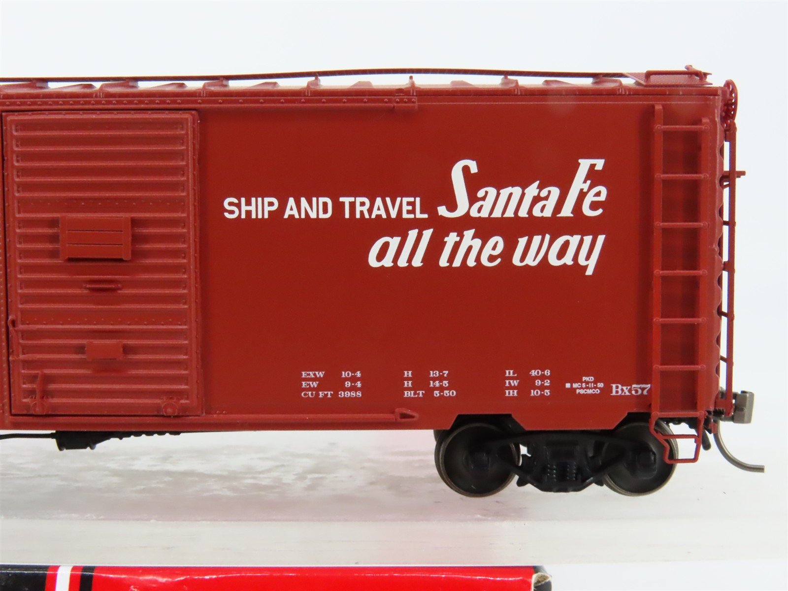 HO Scale InterMountain 45431-05 ATSF Santa Fe 40' PS-1 Box Car 31528 RTR