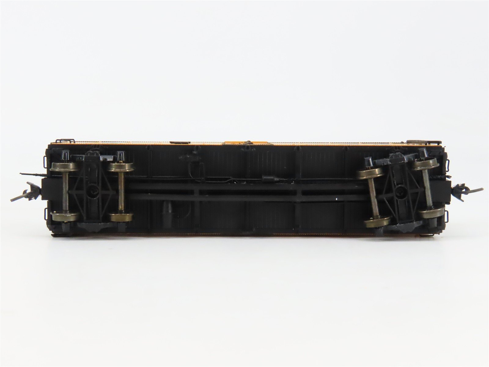 HO Scale InterMountain 46105-27 SFRD Santa Fe Reefer 32447 RTR