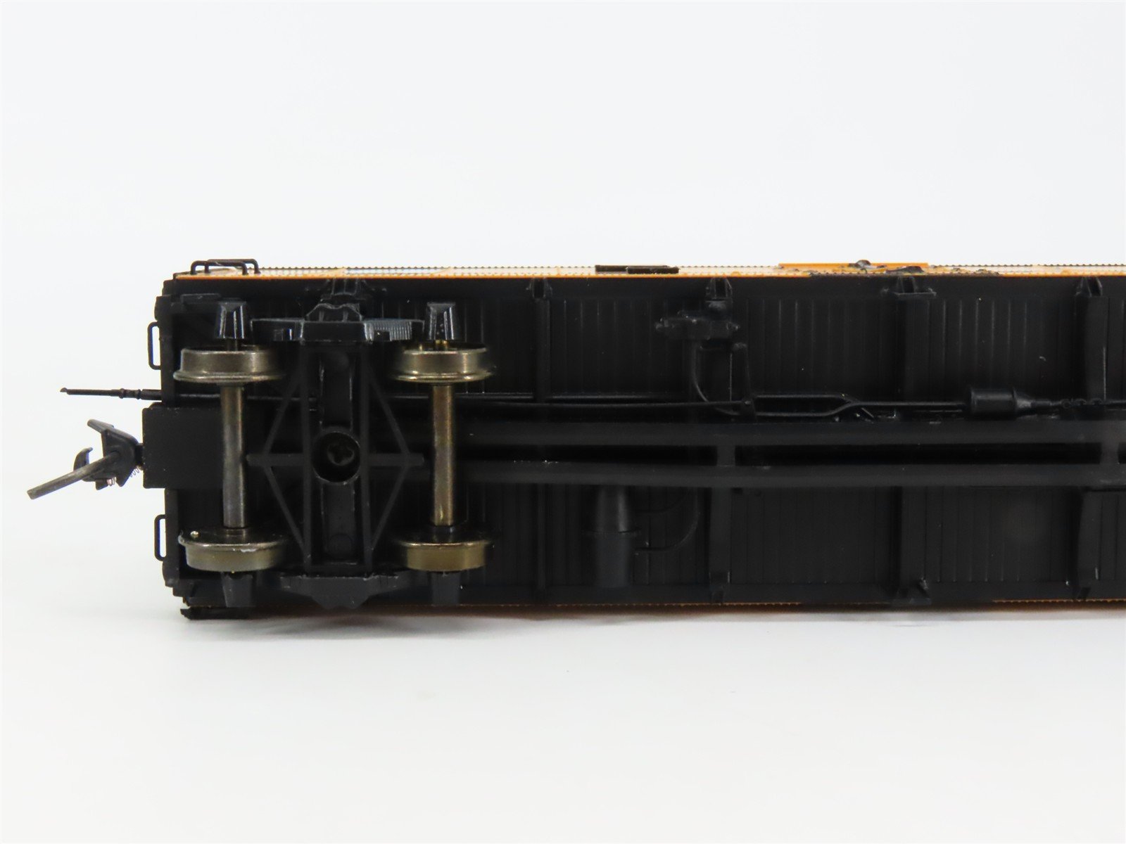 HO Scale InterMountain 46105-27 SFRD Santa Fe Reefer 32447 RTR
