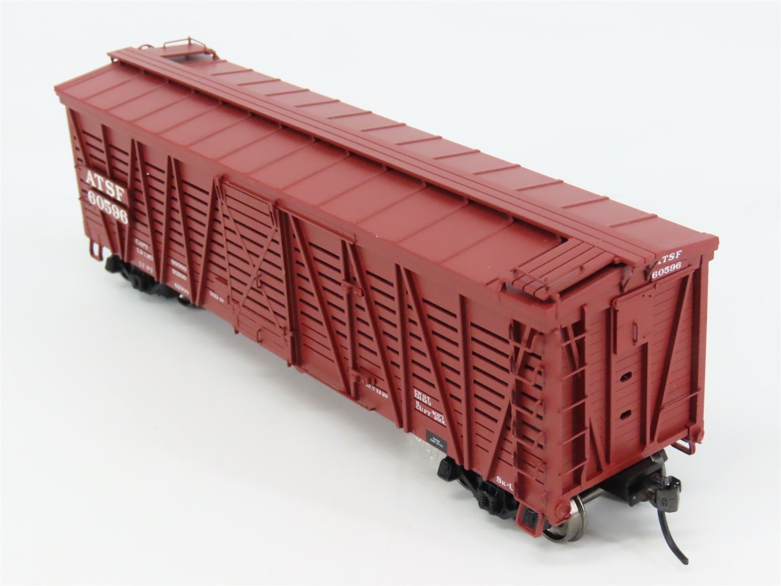 HO Scale InterMountain 47917-08 ATSF Santa Fe 40' Stock/Cattle Car 60596 RTR