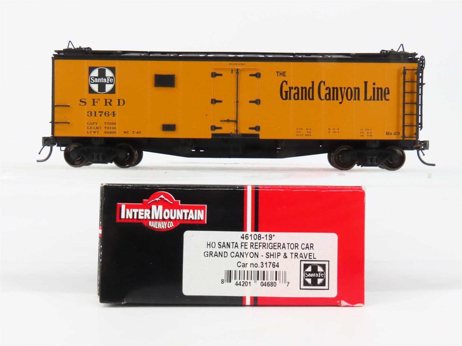 HO Scale InterMountain 46108-19 SFRD Santa Fe Reefer 31764 RTR