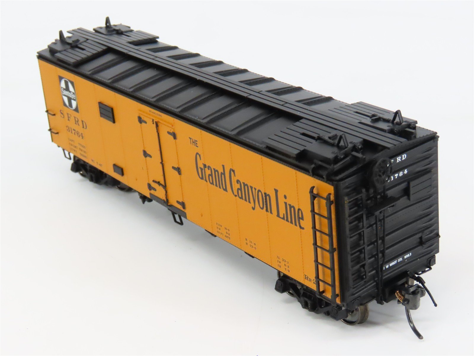 HO Scale InterMountain 46108-19 SFRD Santa Fe Reefer 31764 RTR