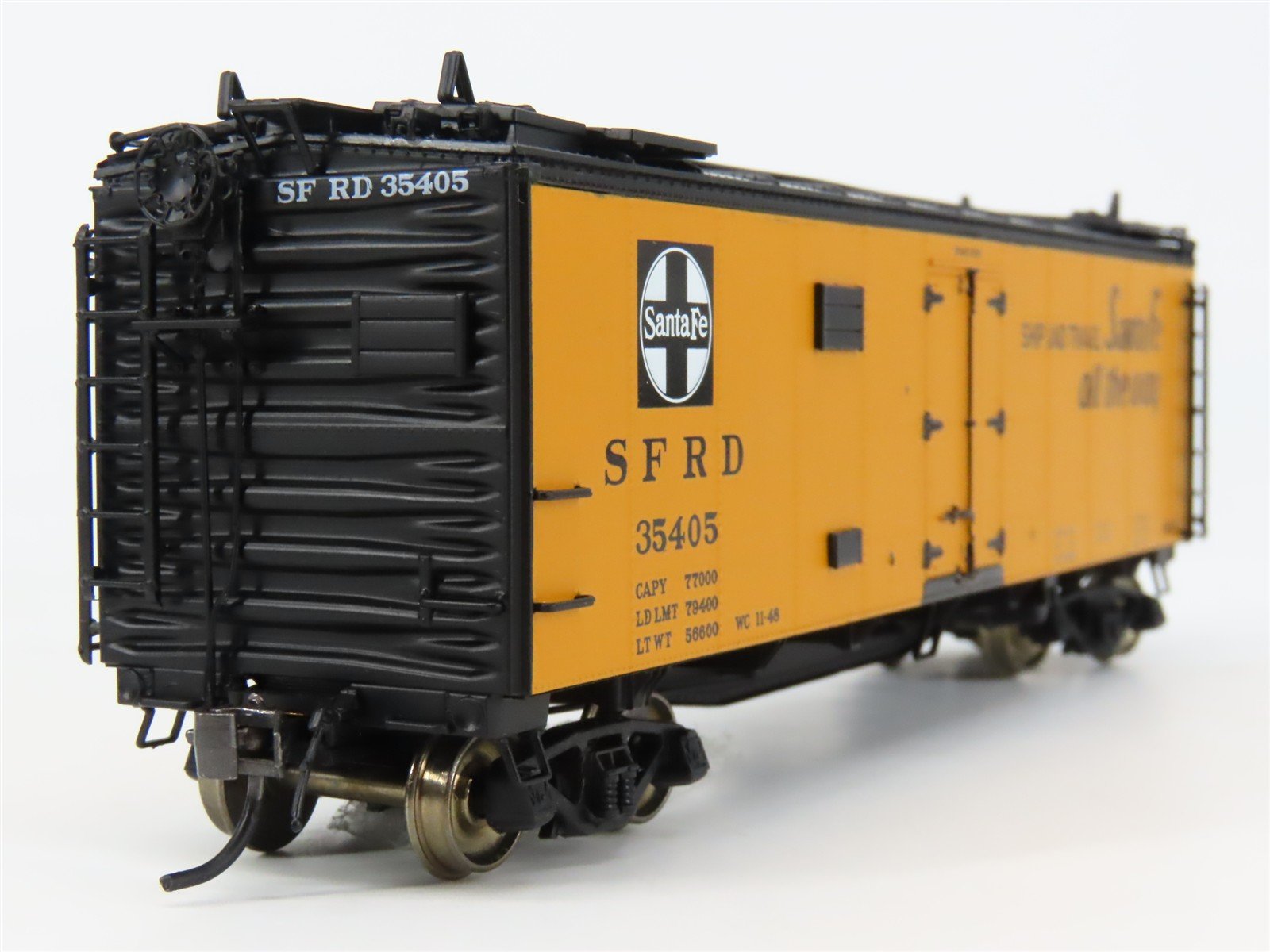 HO Scale InterMountain 46115-12 SFRD Santa Fe Reefer 35405 RTR