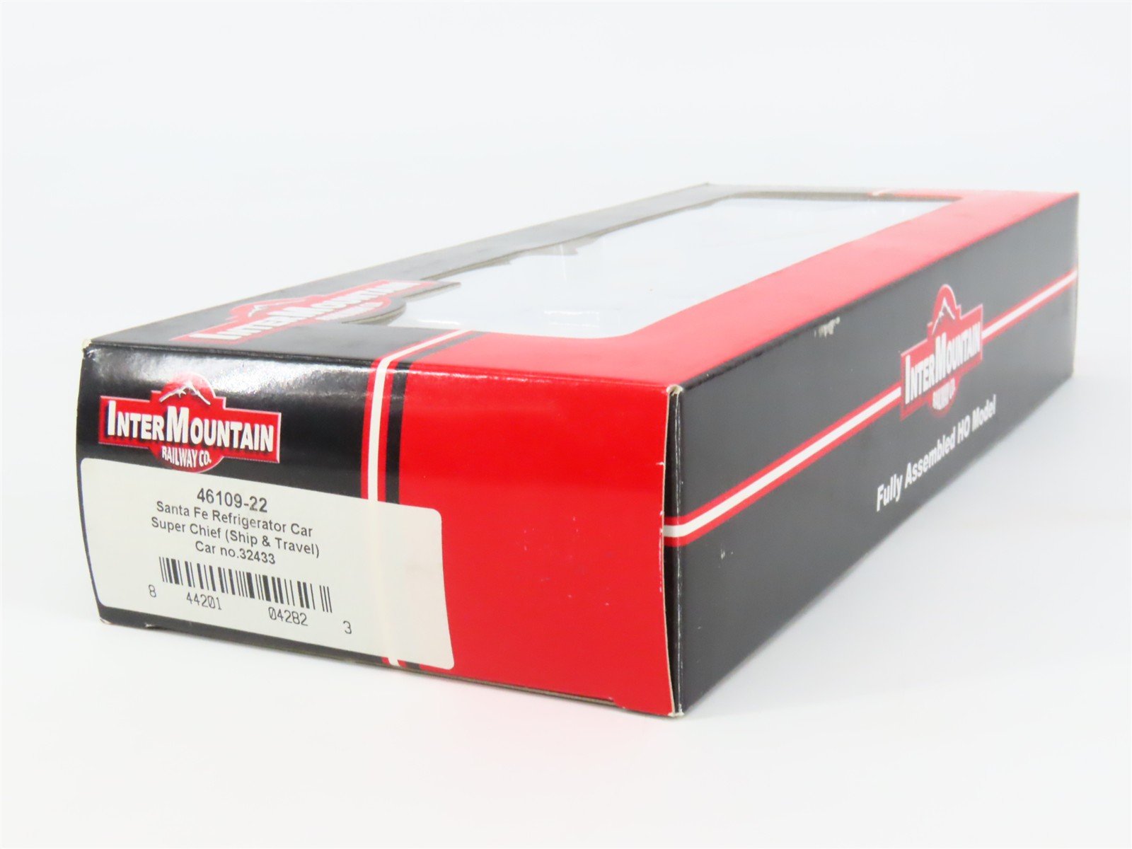 HO Scale InterMountain 46109-22 SFRD Santa Fe Reefer 32433 RTR