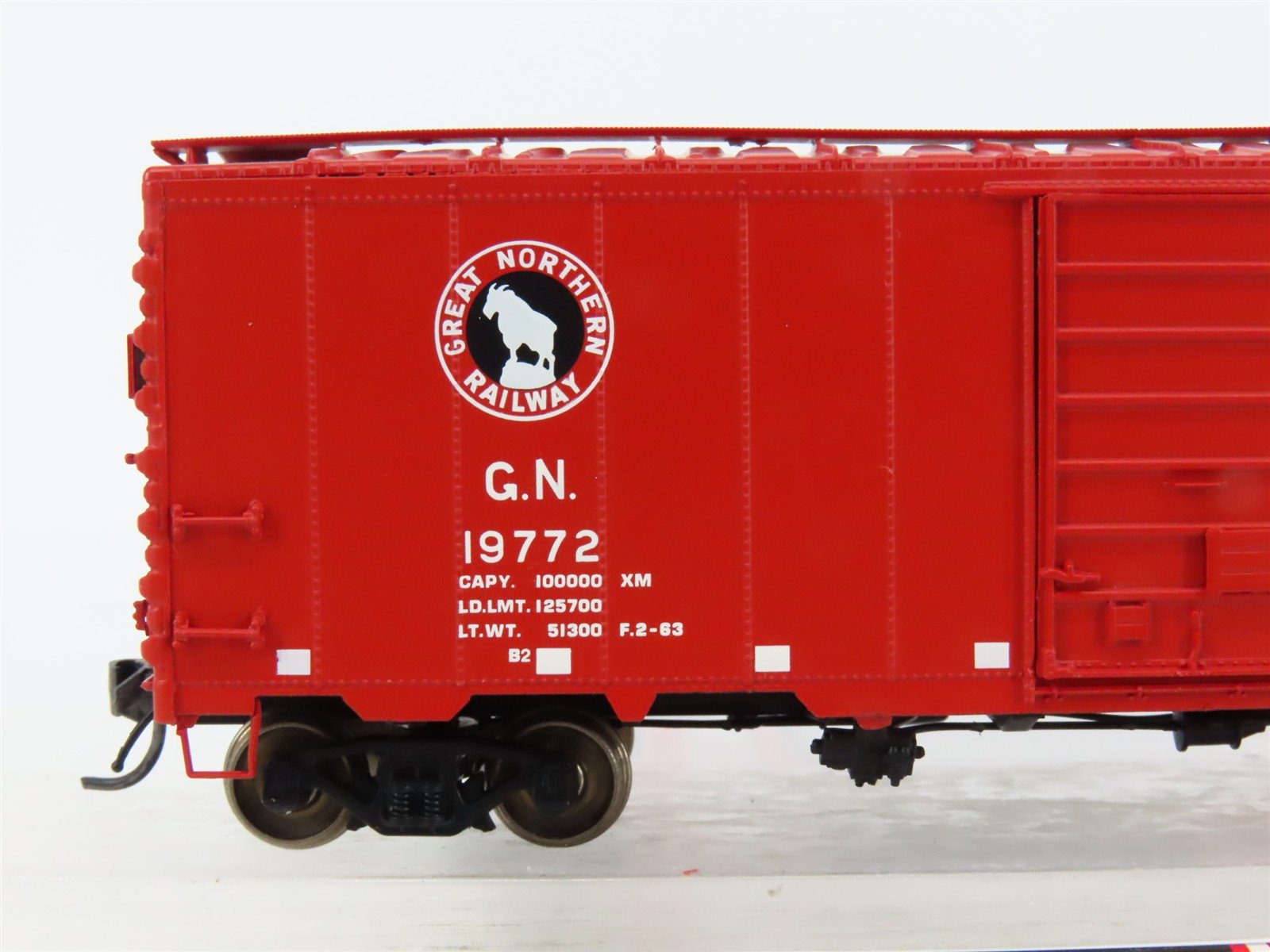 HO Scale InterMountain 46002-30 GN Great Northern 40' Box Car 19772 RTR