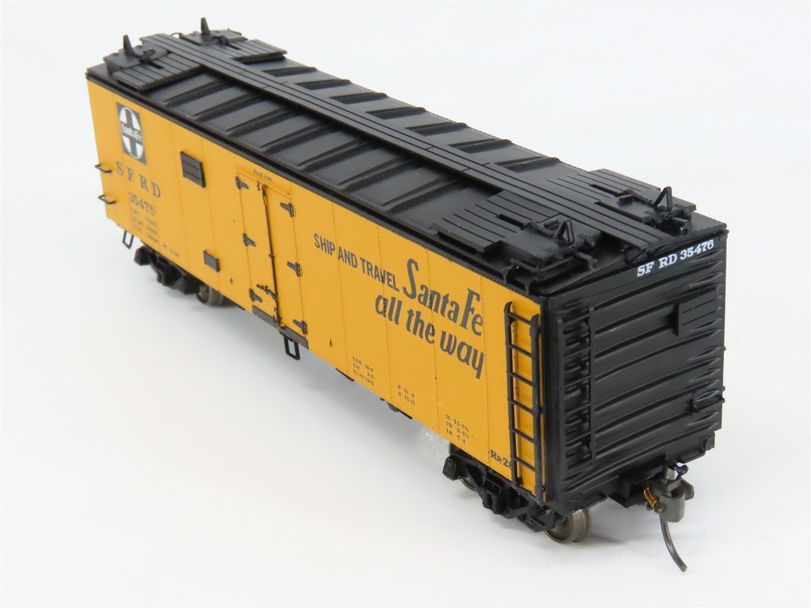 HO Scale InterMountain 46100TC-06 SFRD Santa Fe Reefer 35476 RTR