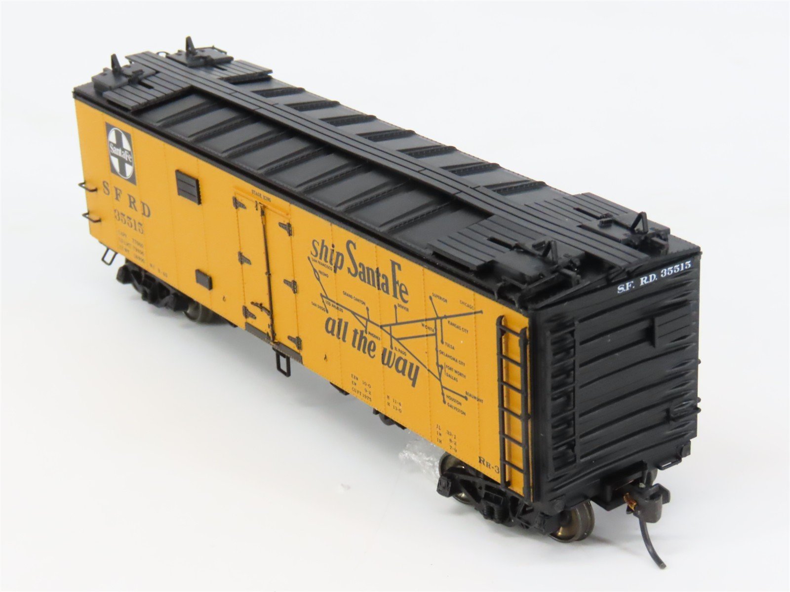 HO Scale InterMountain 46114-14 SFRD Santa Fe Reefer 35515 RTR