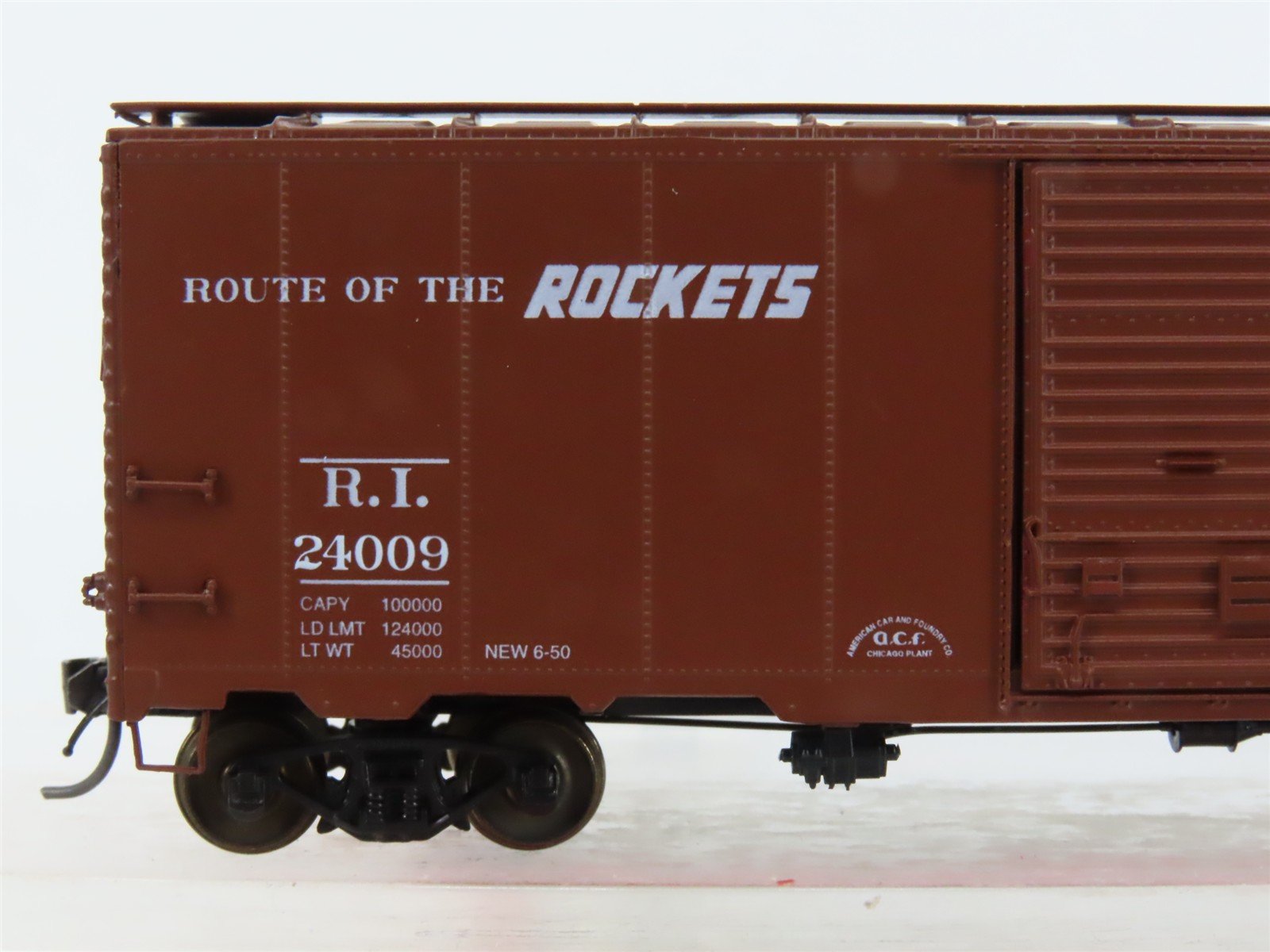 HO Scale InterMountain 45734 RI Rock Island 40' Box Car 24009 RTR