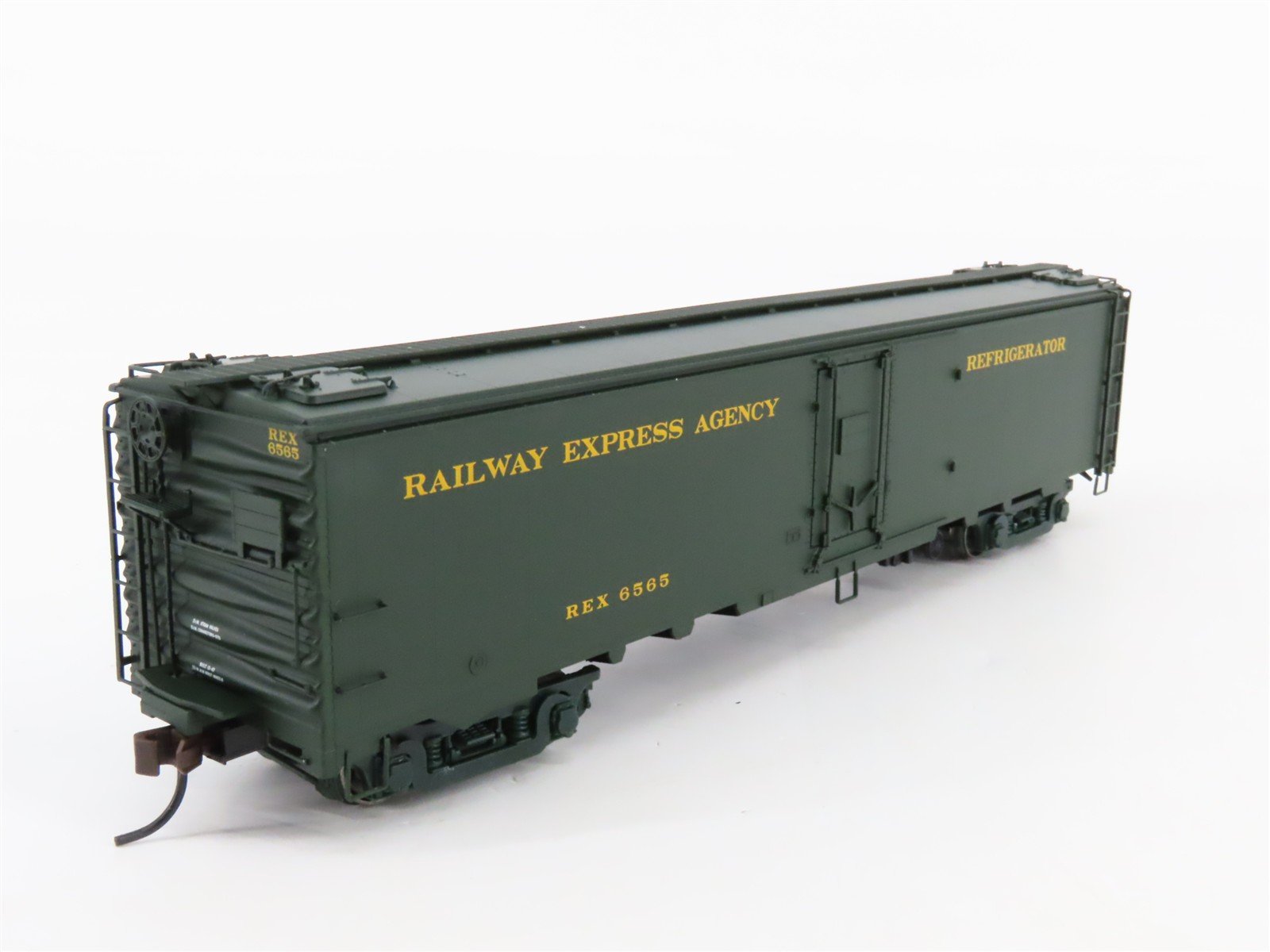 HO Scale Atlas 20001965 REX Railway Express Agency Express Reefer 6565 RTR