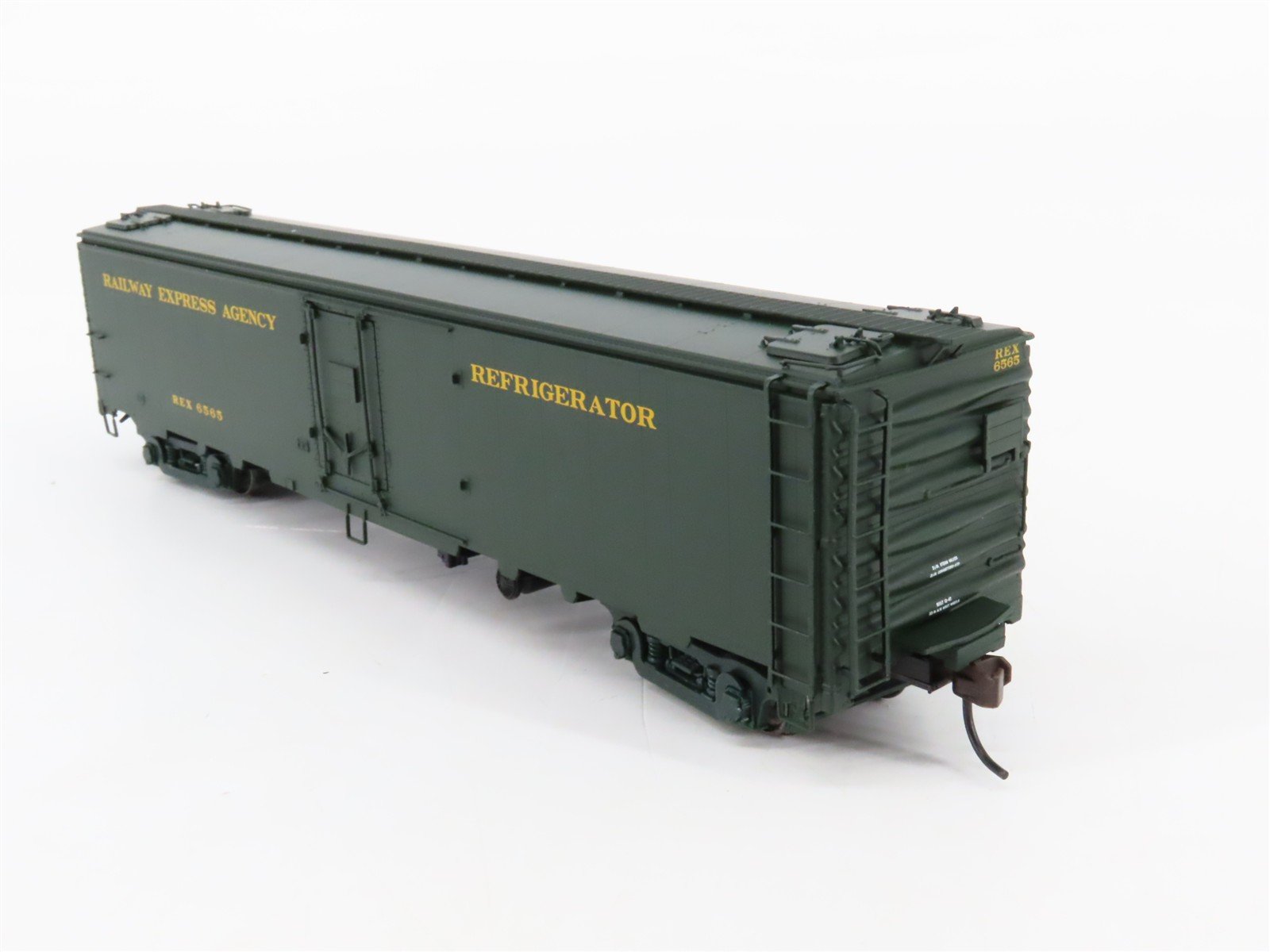 HO Scale Atlas 20001965 REX Railway Express Agency Express Reefer 6565 RTR