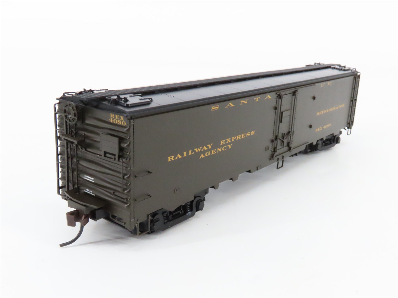 HO Scale Atlas 20003403 REX Santa Fe Express Reefer 4080 RTR