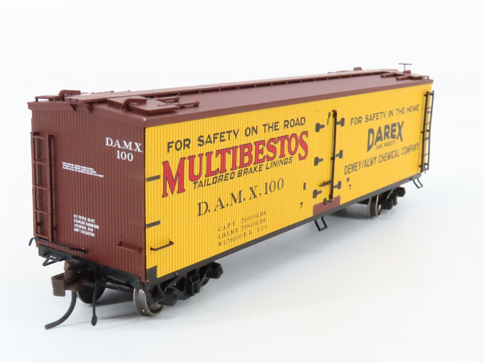 HO Scale Atlas 20001821 DAMX Dewey and Almy Chemical Co. 40' Reefer 100 RTR
