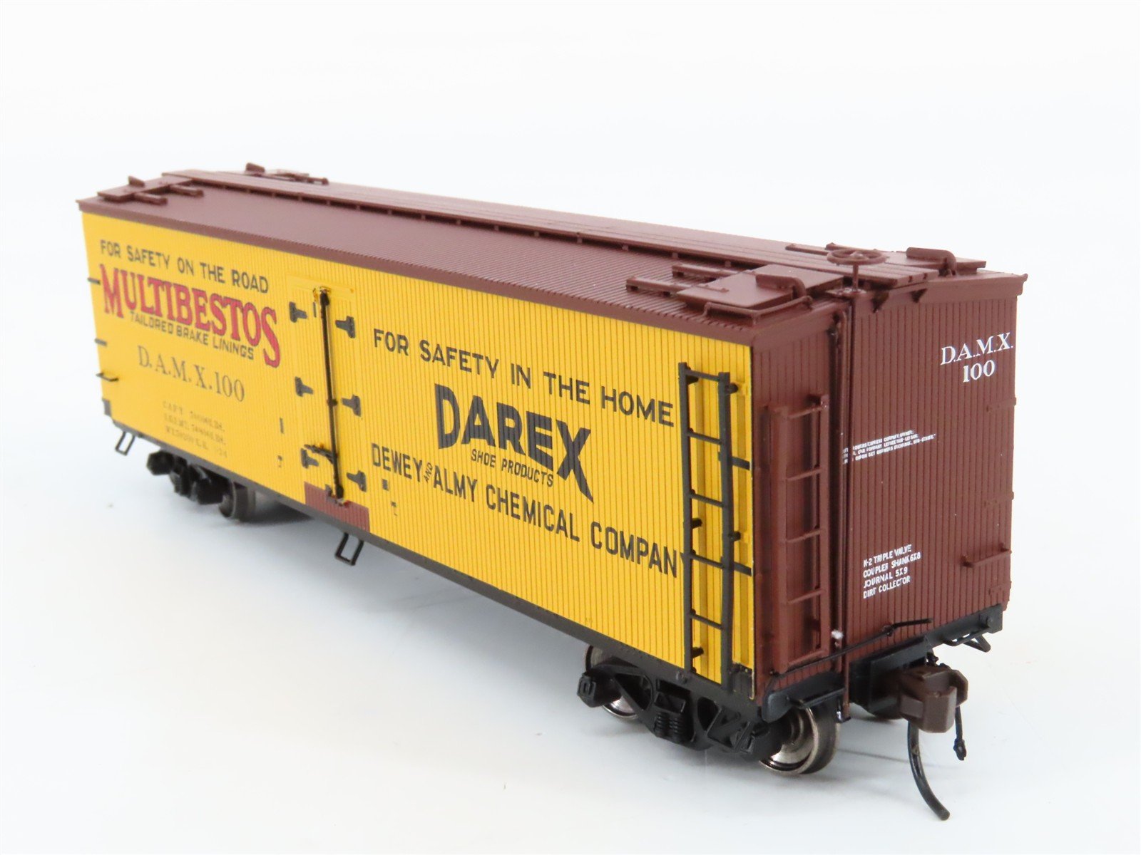 HO Scale Atlas 20001821 DAMX Dewey and Almy Chemical Co. 40' Reefer 100 RTR