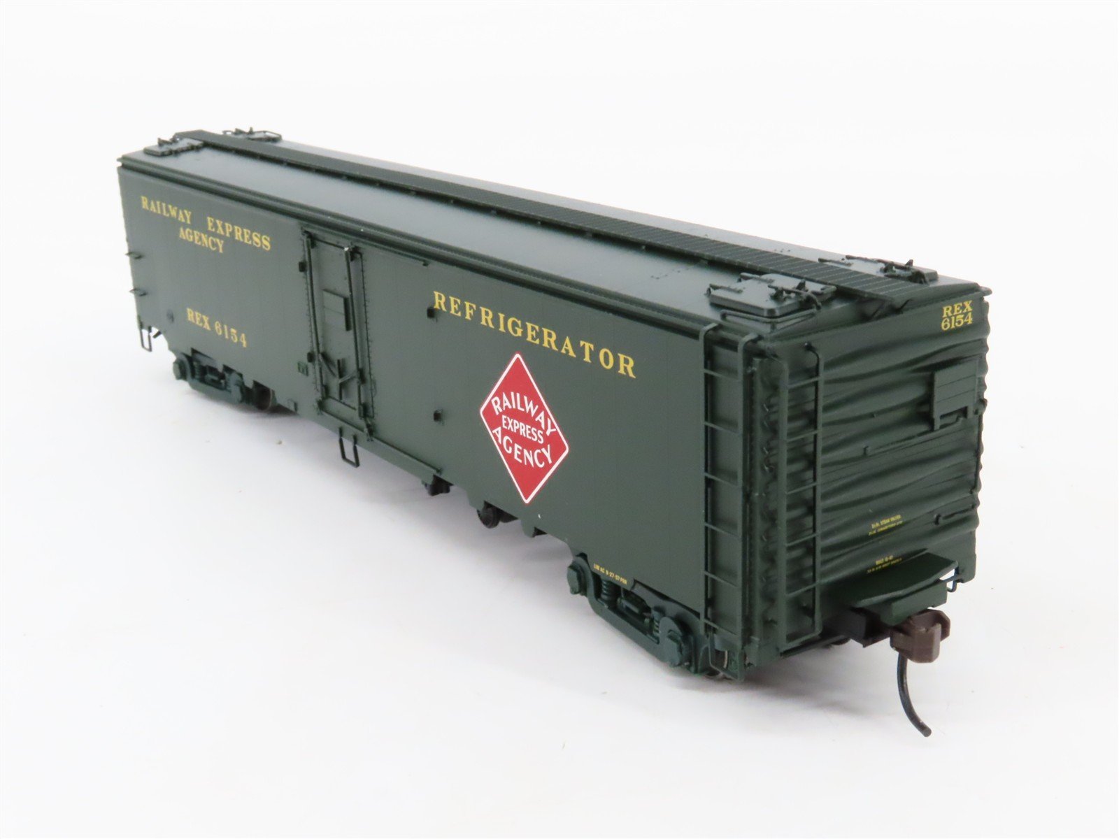 HO Scale Atlas 20001966 REX Railway Express Agency Reefer 6154 RTR