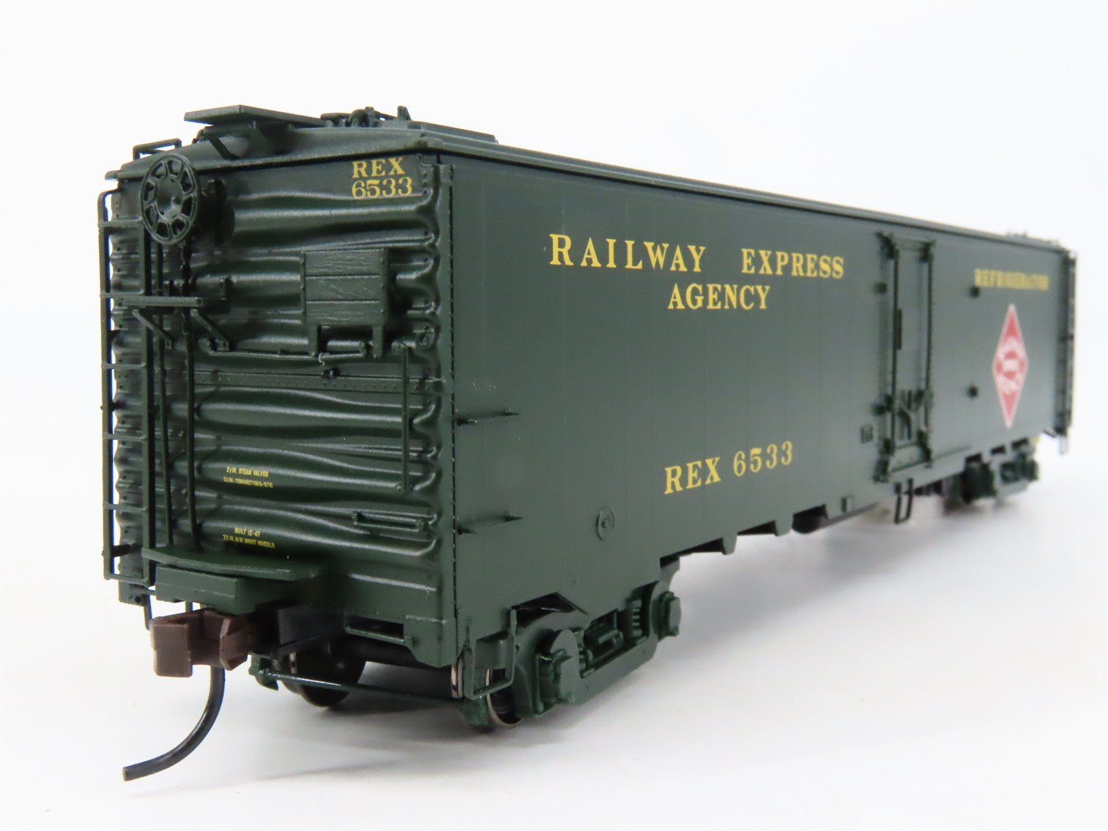 HO Scale Atlas 20003397 REX Railway Express Agency ACF Express Reefer 6533 RTR
