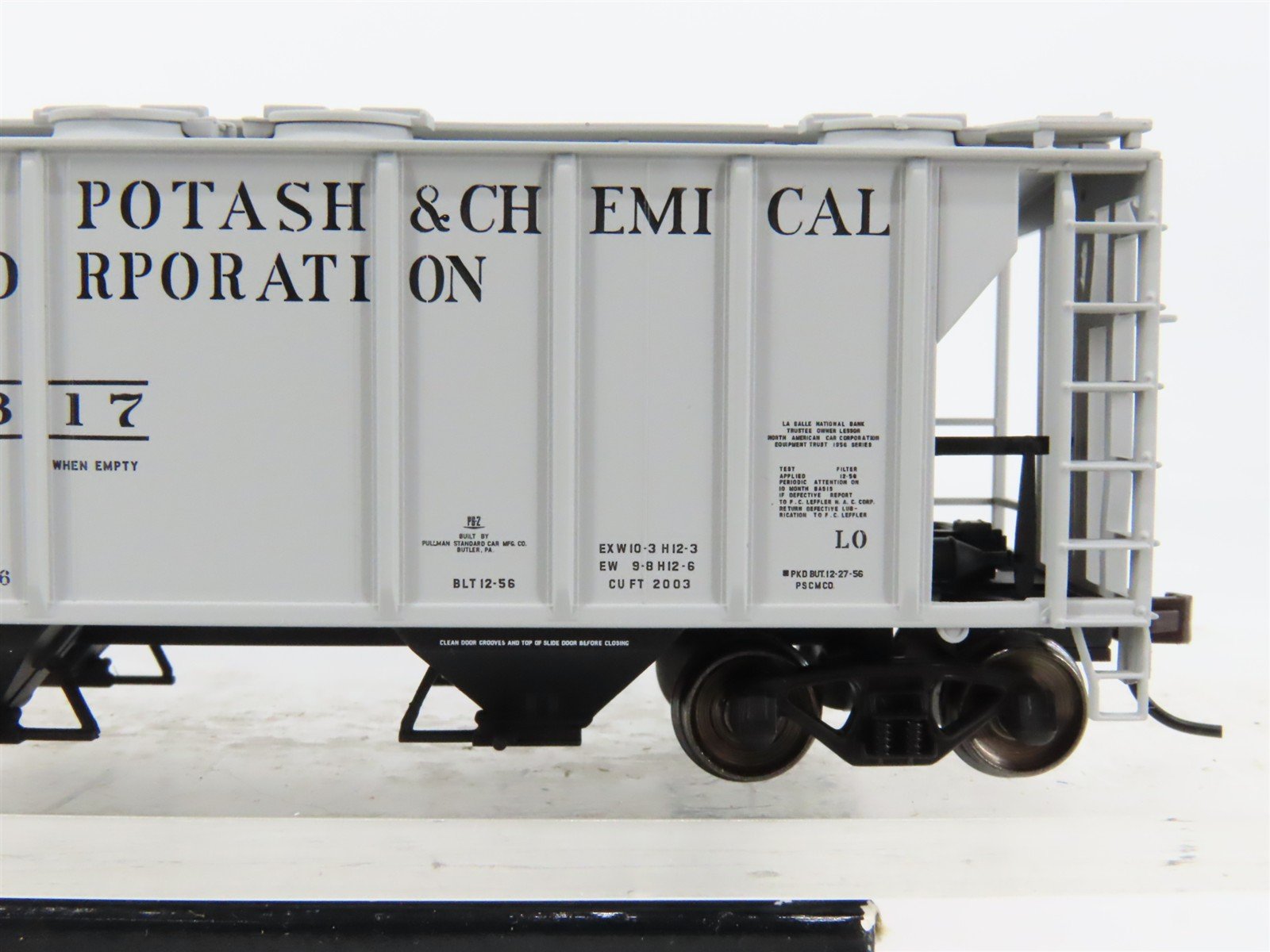 HO Scale Atlas 20003200 NAHX American Potash & Chemical PS-2 Covered Hopper RTR