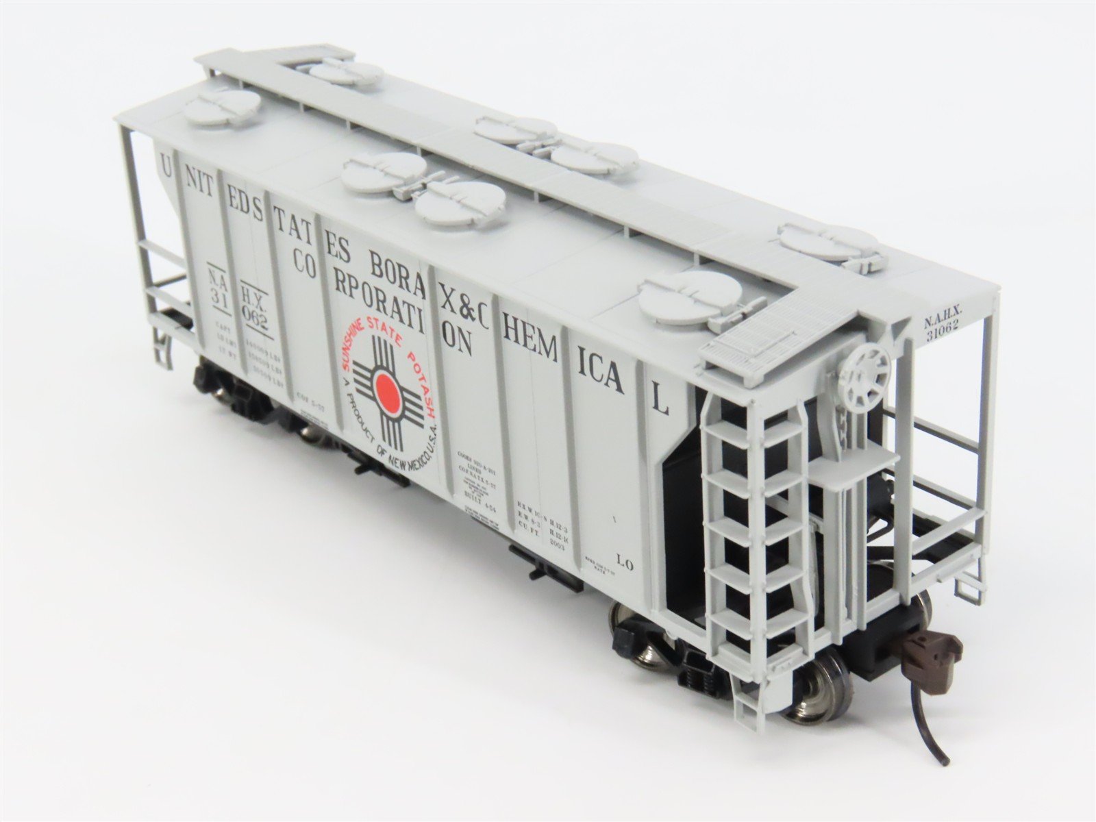 HO Scale Atlas 20004170 NAHX U.S. Borax & Chemical PS-2 Covered Hopper 31062 RTR