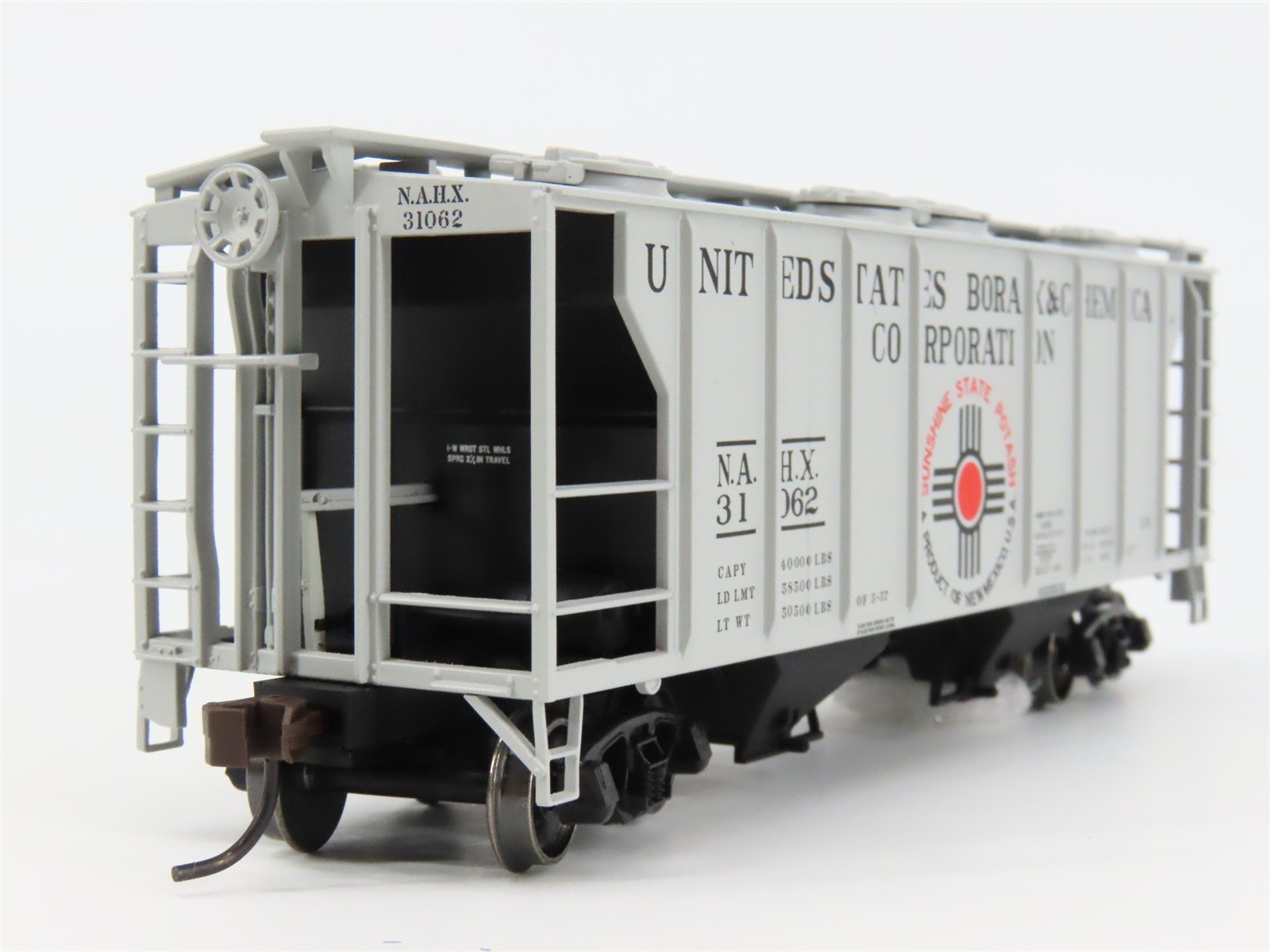 HO Scale Atlas 20004170 NAHX U.S. Borax & Chemical PS-2 Covered Hopper 31062 RTR