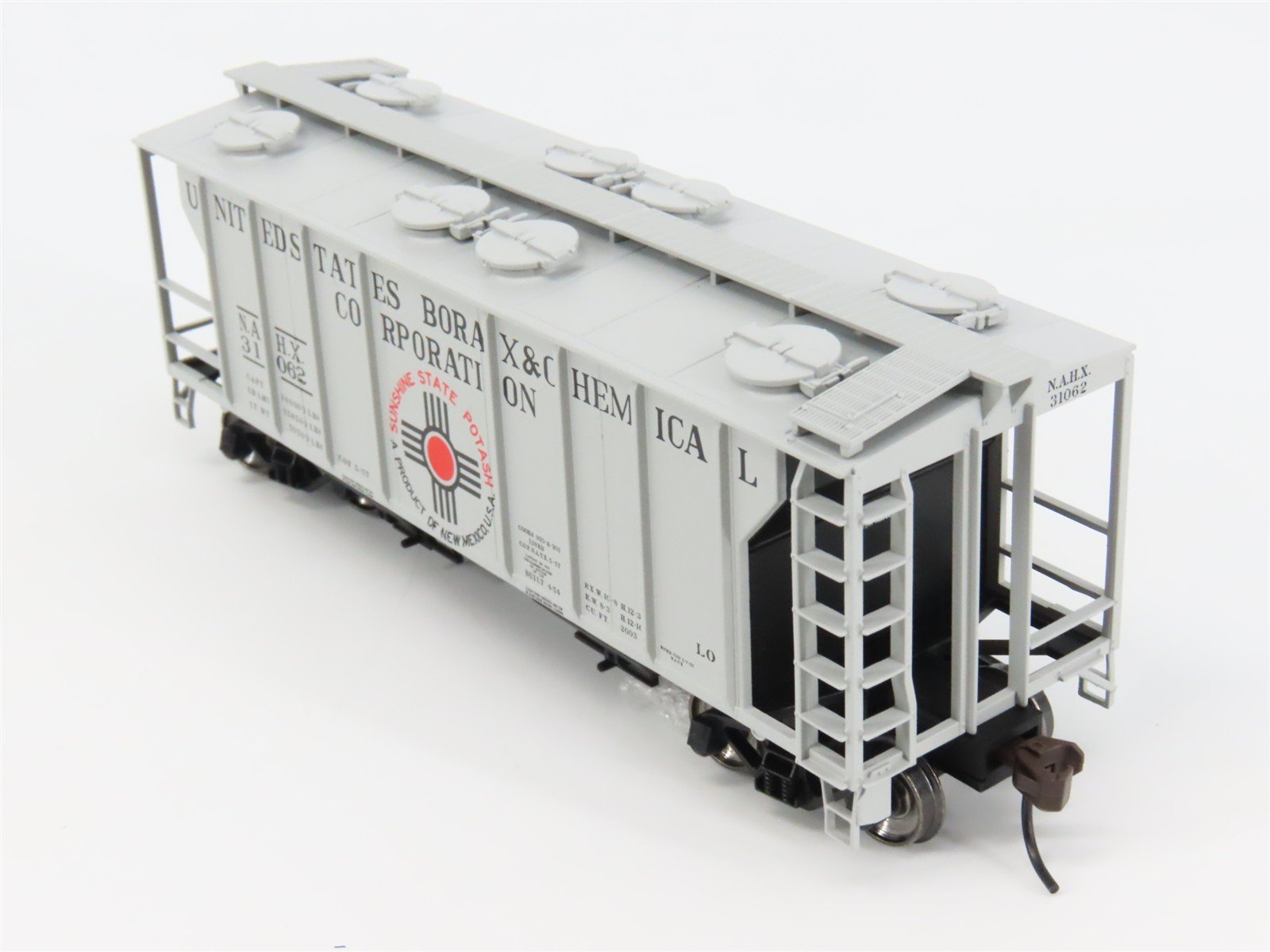 HO Scale Atlas 20004170 NAHX U.S. Borax & Chemical PS-2 Covered Hopper 31062 RTR