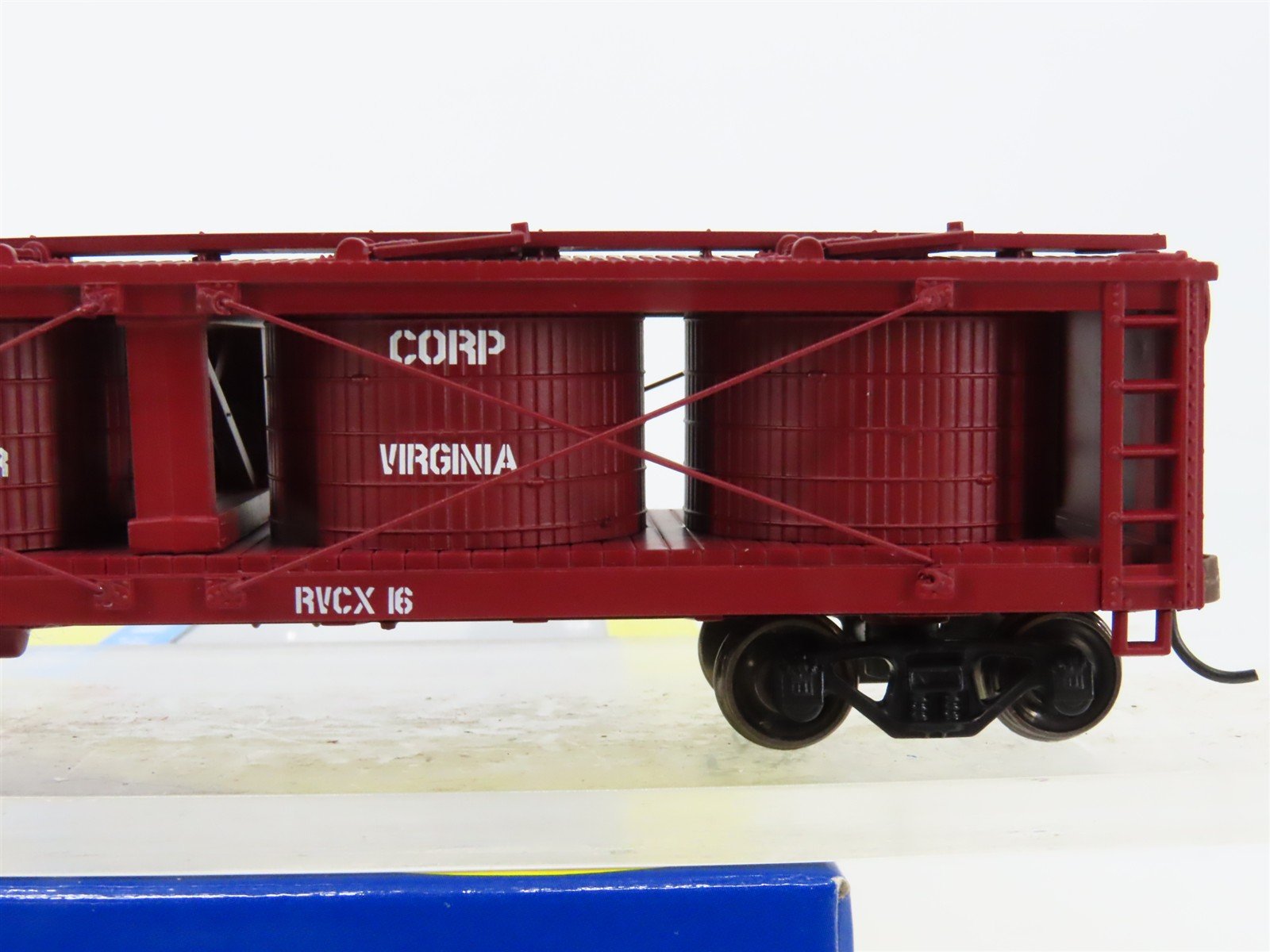HO Scale Athearn ATH14592 RVCX Richter Vinegar 40' Pickle Car 16 RTR