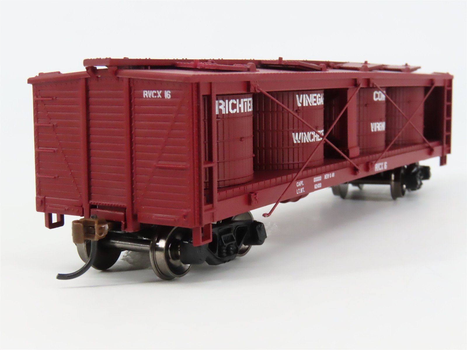 HO Scale Athearn ATH14592 RVCX Richter Vinegar 40' Pickle Car 16 RTR