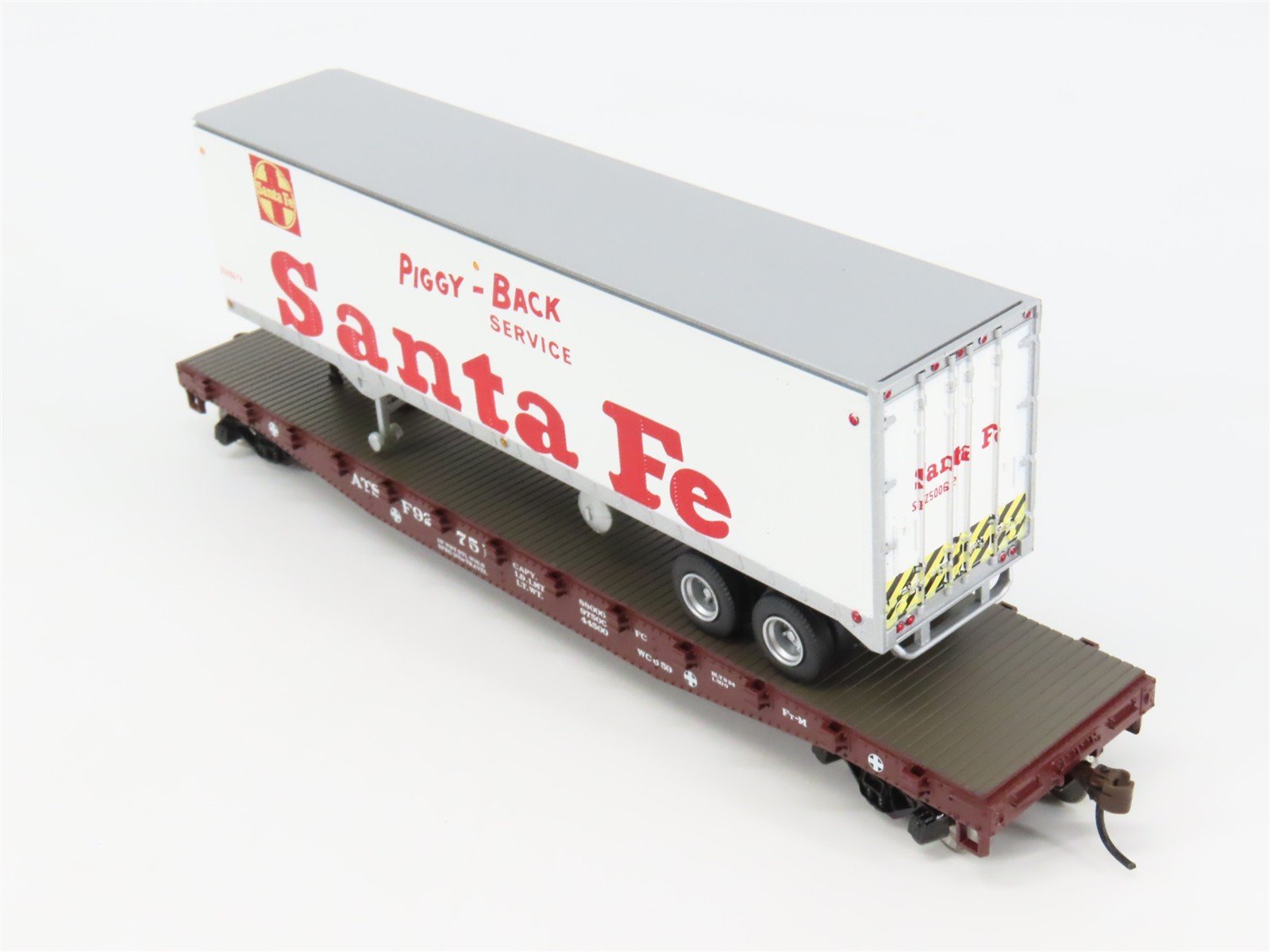 HO Scale Athearn 72474 ATSF Santa Fe 50' Flat Car with 40' Trailer 751 RTR