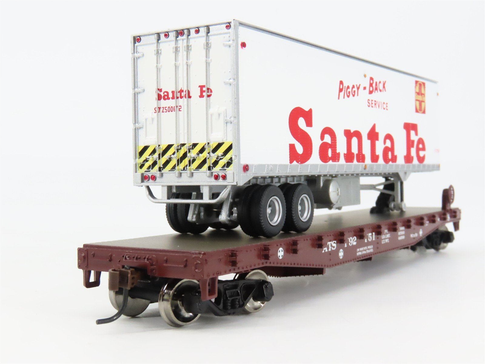 HO Scale Athearn 72474 ATSF Santa Fe 50' Flat Car with 40' Trailer 751 RTR