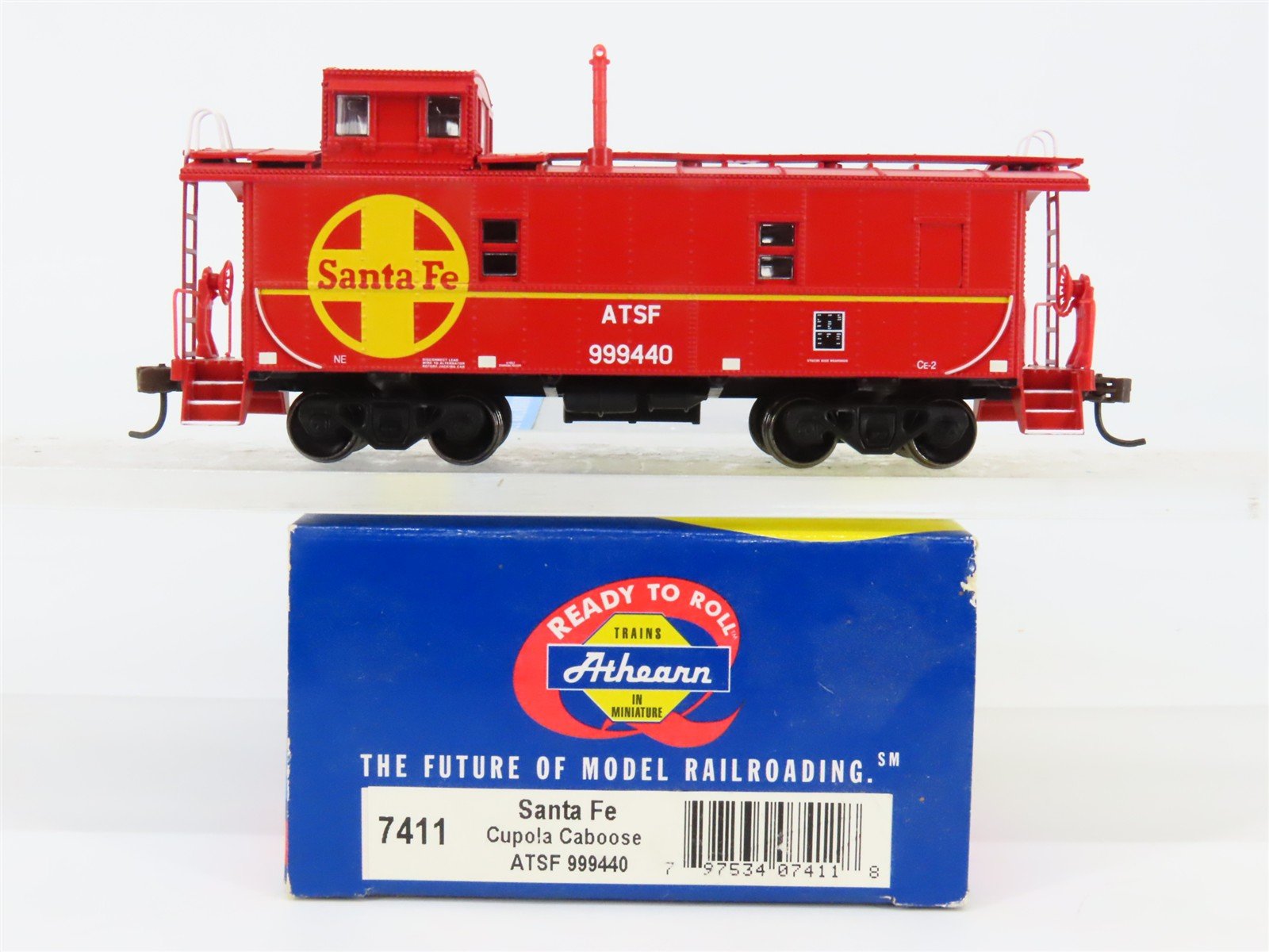 HO Scale Athearn 7411 ATSF Santa Fe Cupola Caboose 999440 RTR