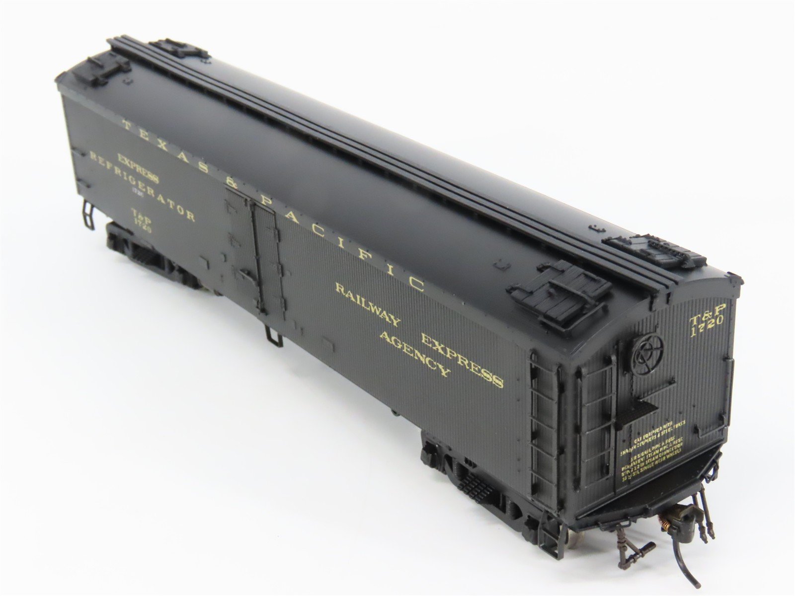 HO Scale Broadway Limited Imports 1870 T&P Texas & Pacific 53' Reefer 1720 RTR