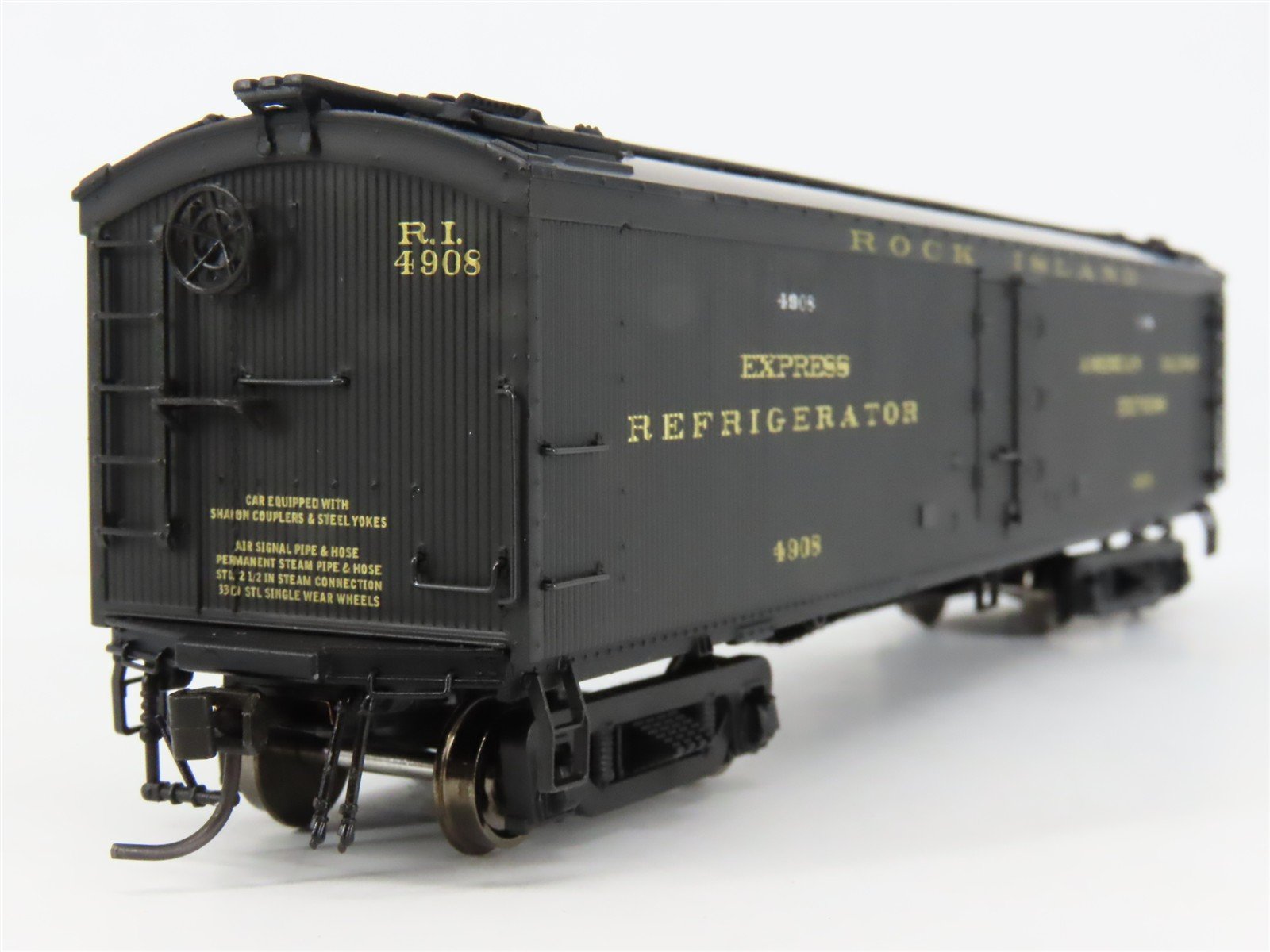 HO Scale Broadway Limited Imports 1826 RI Rock Island Reefer 4908 RTR