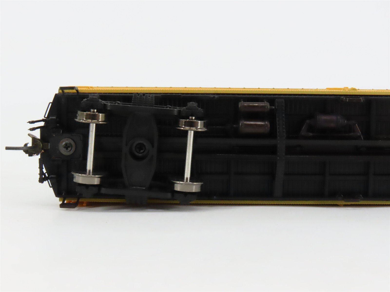 HO Scale Broadway Limited Imports 1846 URTX Reefer 3024 RTR