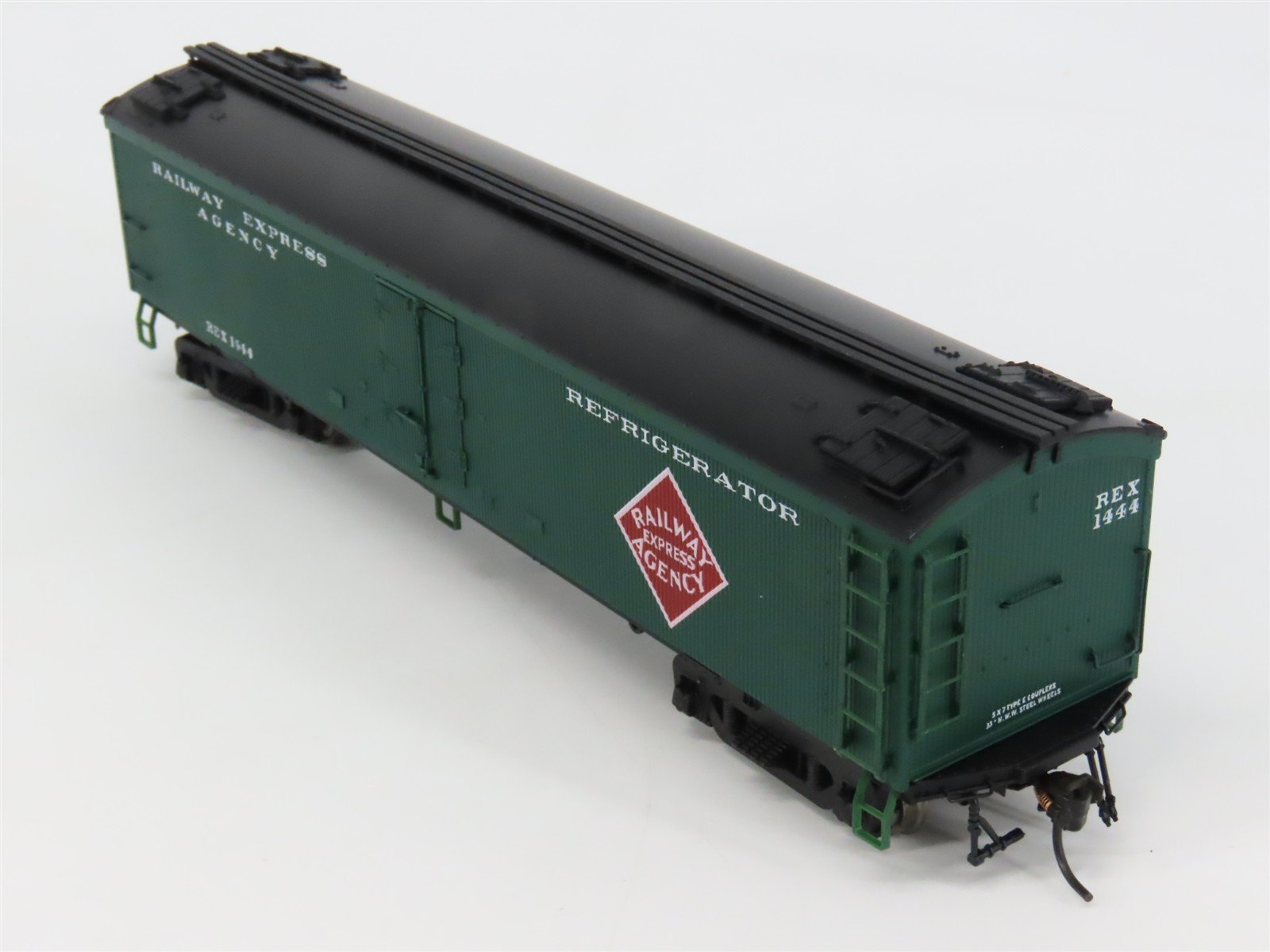 HO Scale Broadway Limited Imports 1840 REX Railway Express Agency Reefer RTR