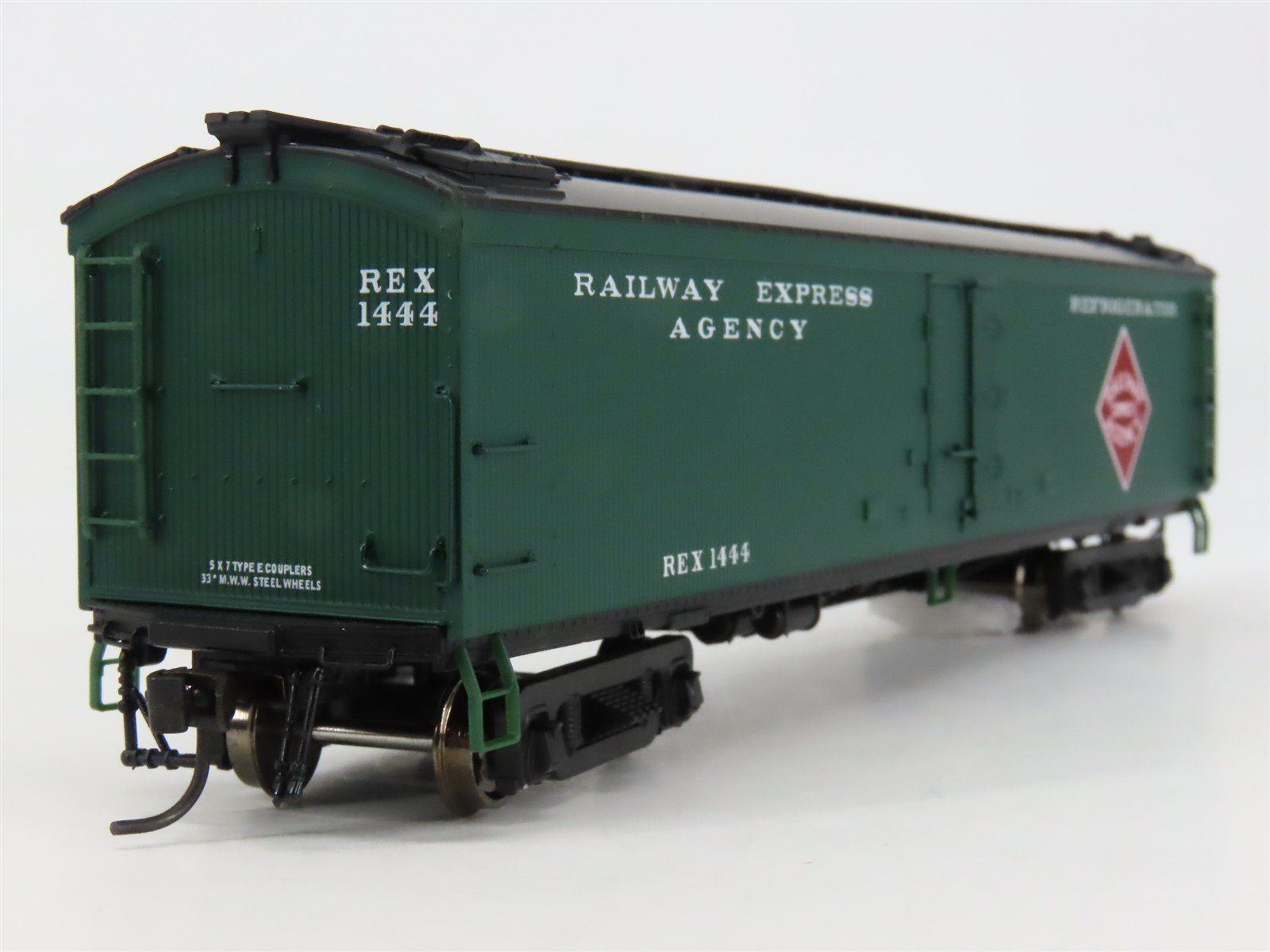 HO Scale Broadway Limited Imports 1840 REX Railway Express Agency Reefer RTR
