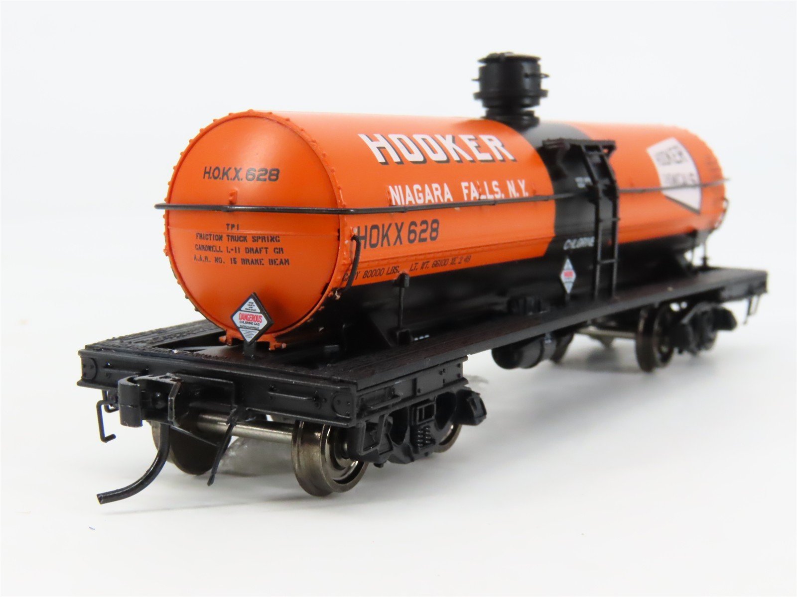 HO Scale Broadway Limited Imports 6177 6000 Gal. Chlorine Tank Car 4-Pack RTR