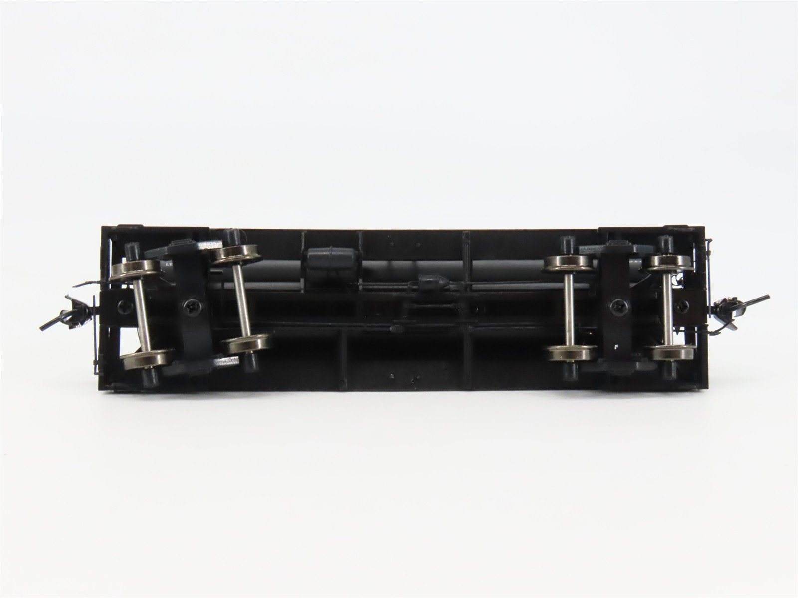 HO Scale Broadway Limited Imports 6177 6000 Gal. Chlorine Tank Car 4-Pack RTR
