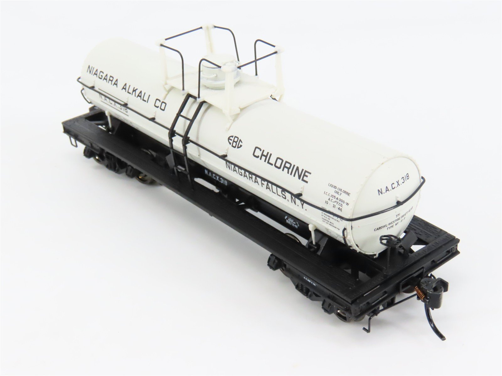 HO Scale Broadway Limited Imports 6177 6000 Gal. Chlorine Tank Car 4-Pack RTR