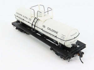 HO Scale Broadway Limited Imports 6177 6000 Gal. Chlorine Tank Car 4-Pack RTR