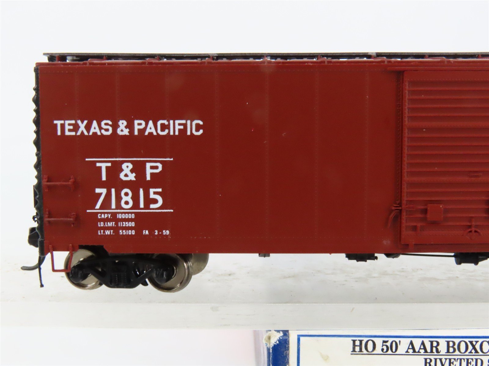 HO Scale Branchline Trains 110062 T&P Texas & Pacific 50' Box Car 71815 RTR