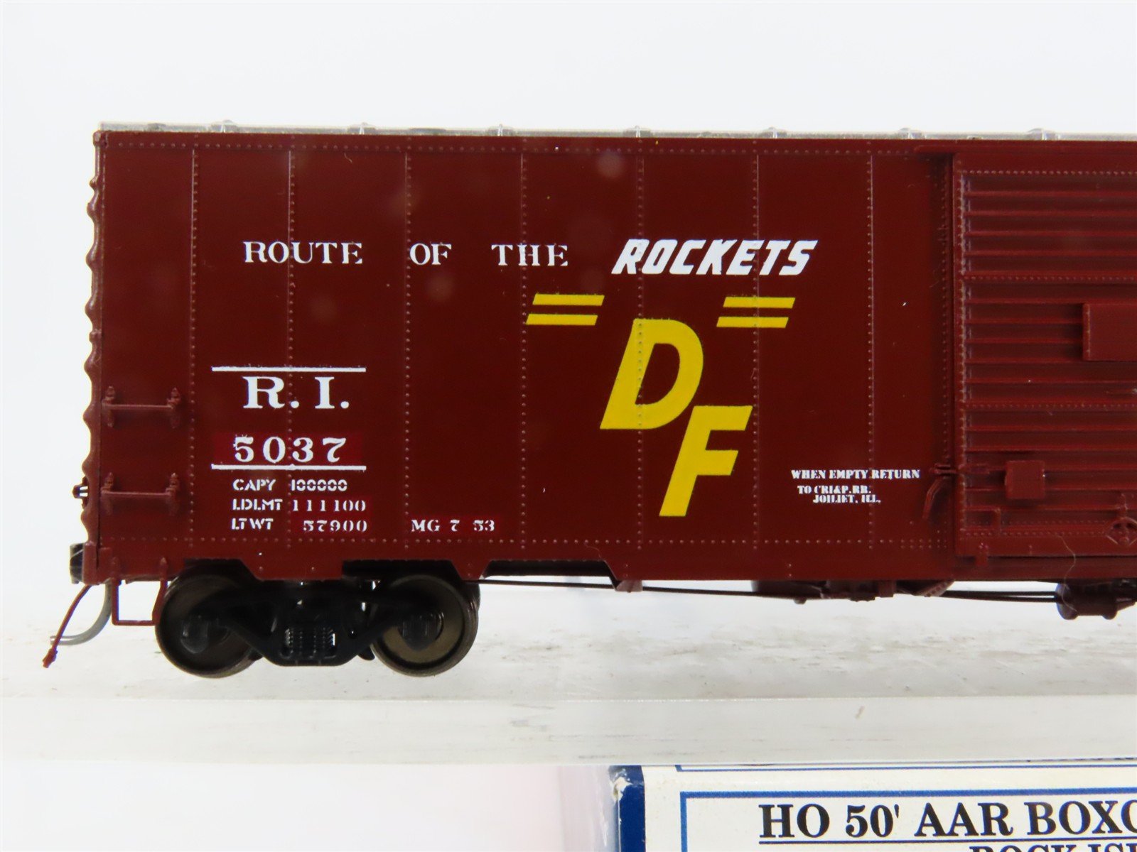 HO Scale Branchline Trains 5037 RI Rock Island 50' Box Car 5037 RTR