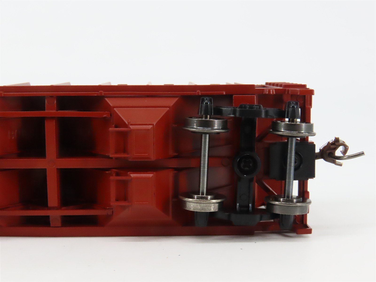 HO Scale Bowser 41308 ATSF Santa Fe 2-Bay Covered Hopper 181553 RTR