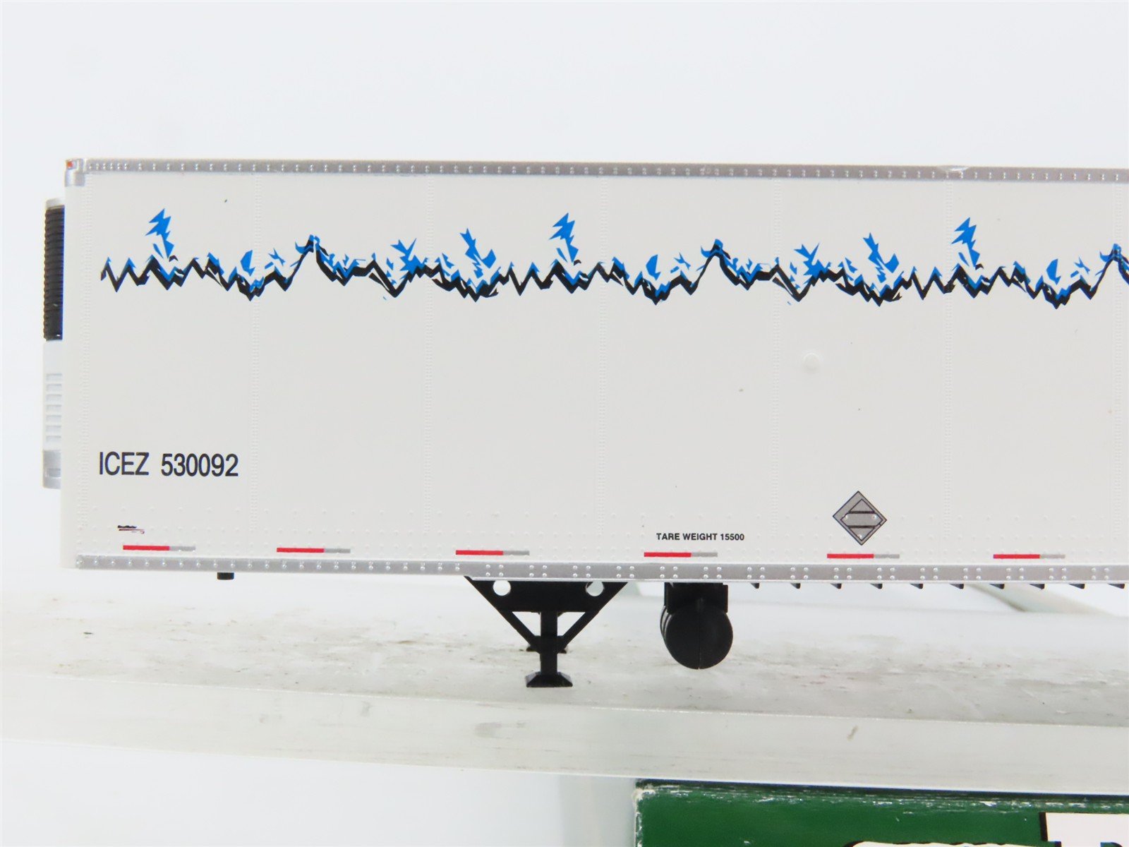 HO Scale Bowser 40857 BNSF Railway 53' 53' DuraPlate RoadRailer 530092 RTR