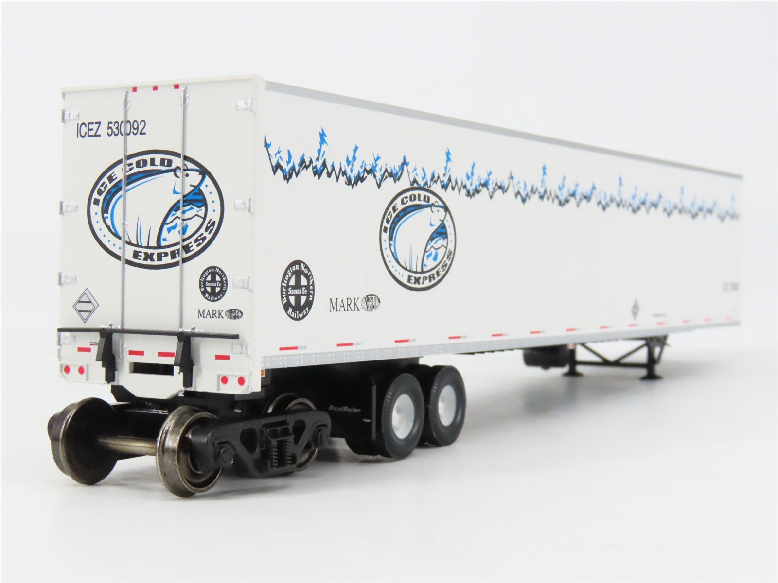 HO Scale Bowser 40857 BNSF Railway 53' 53' DuraPlate RoadRailer 530092 RTR