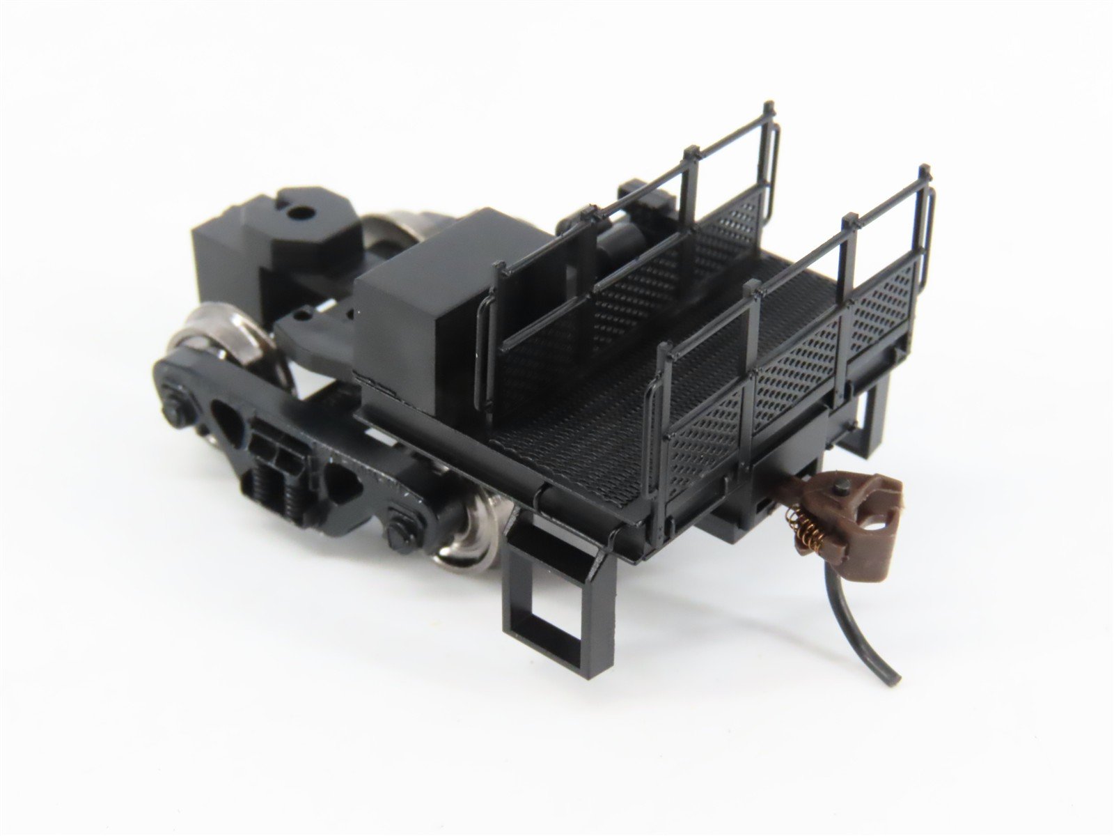 HO Scale Bowser 40300 CouplerMate with Railing and Steps RTR