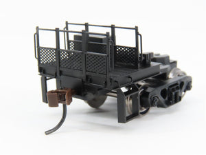 HO Scale Bowser 40300 CouplerMate with Railing and Steps RTR