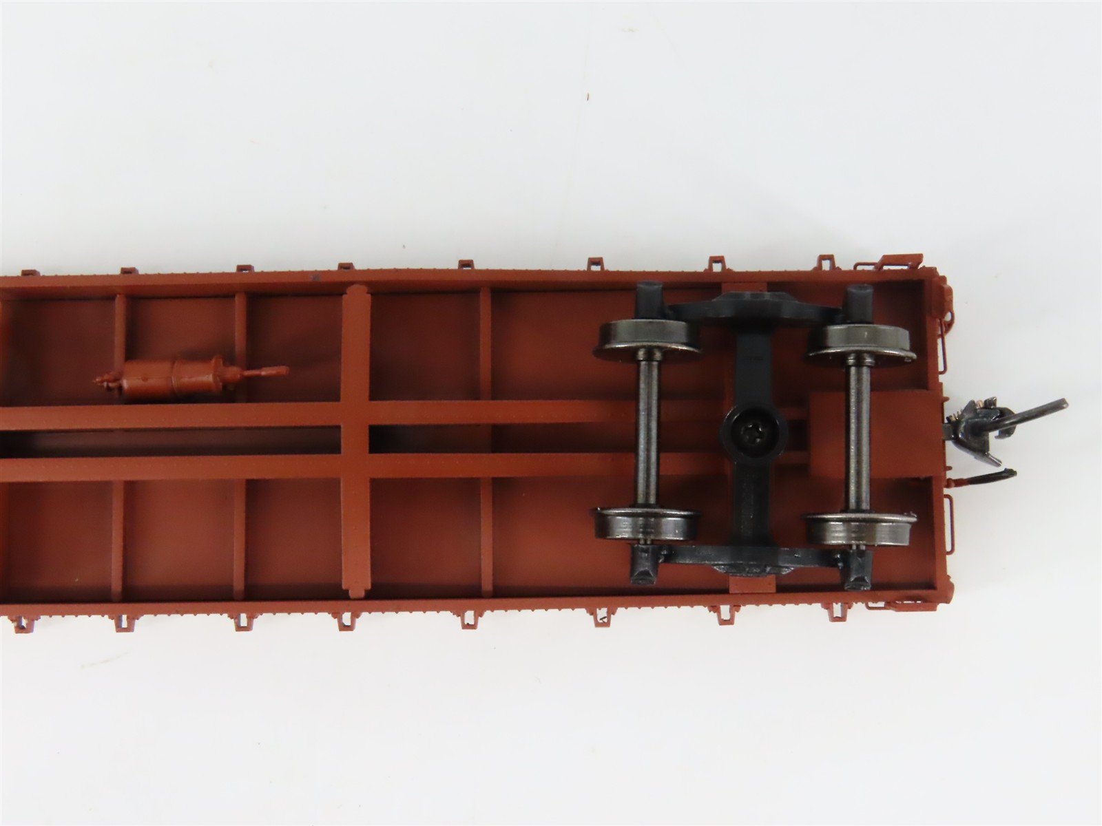 HO Scale Red Caboose RR-32301-22 ATSF Santa Fe 40' Fishbelly Flat Car 93293 RTR