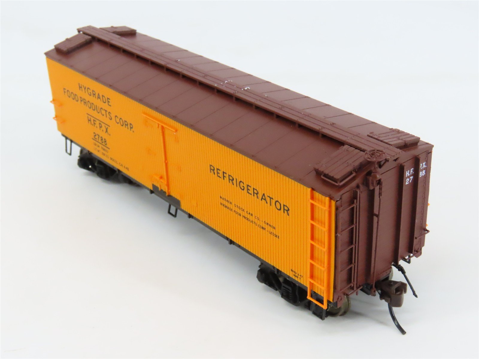 HO Scale Red Caboose RR-31007-2 HFPX Hygrade Food Products Reefer 2788 RTR