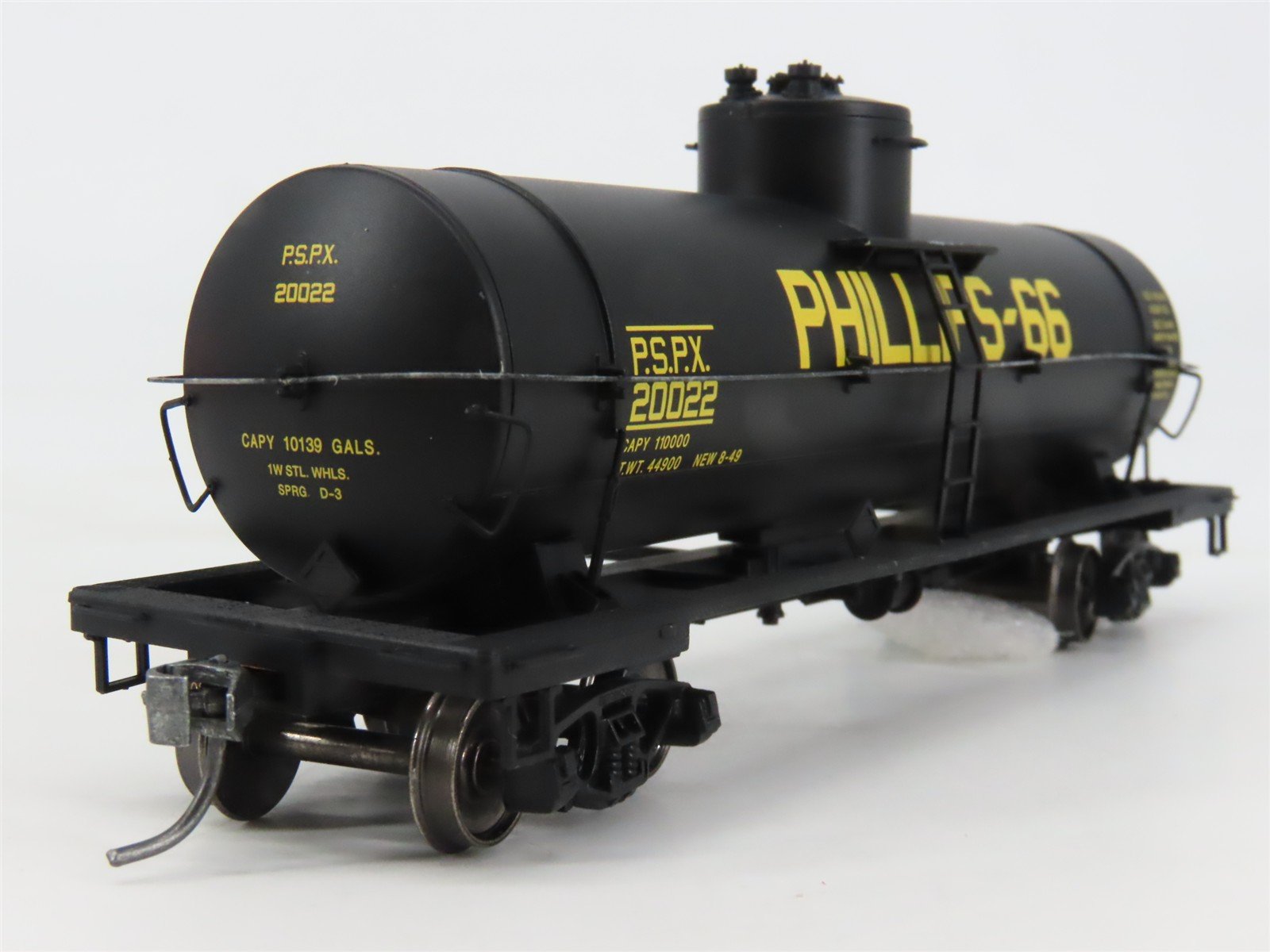 HO Scale Red Caboose RR-33046-19 PSPX Phillips 66 Tank Car 20022 RTR